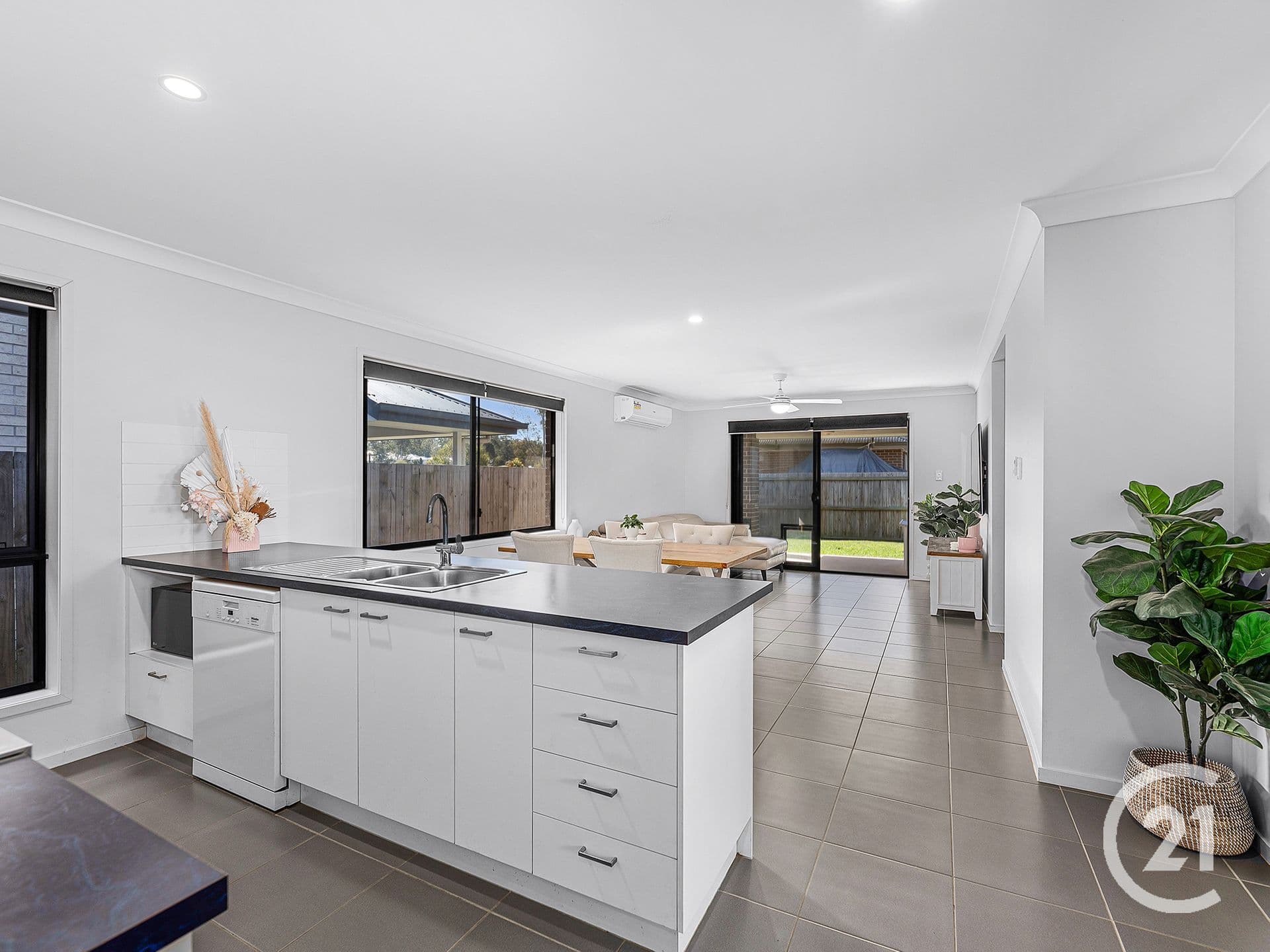 83 Parkview Parade, Ripley, QLD, 4306, Ripley - Thumbnail 3