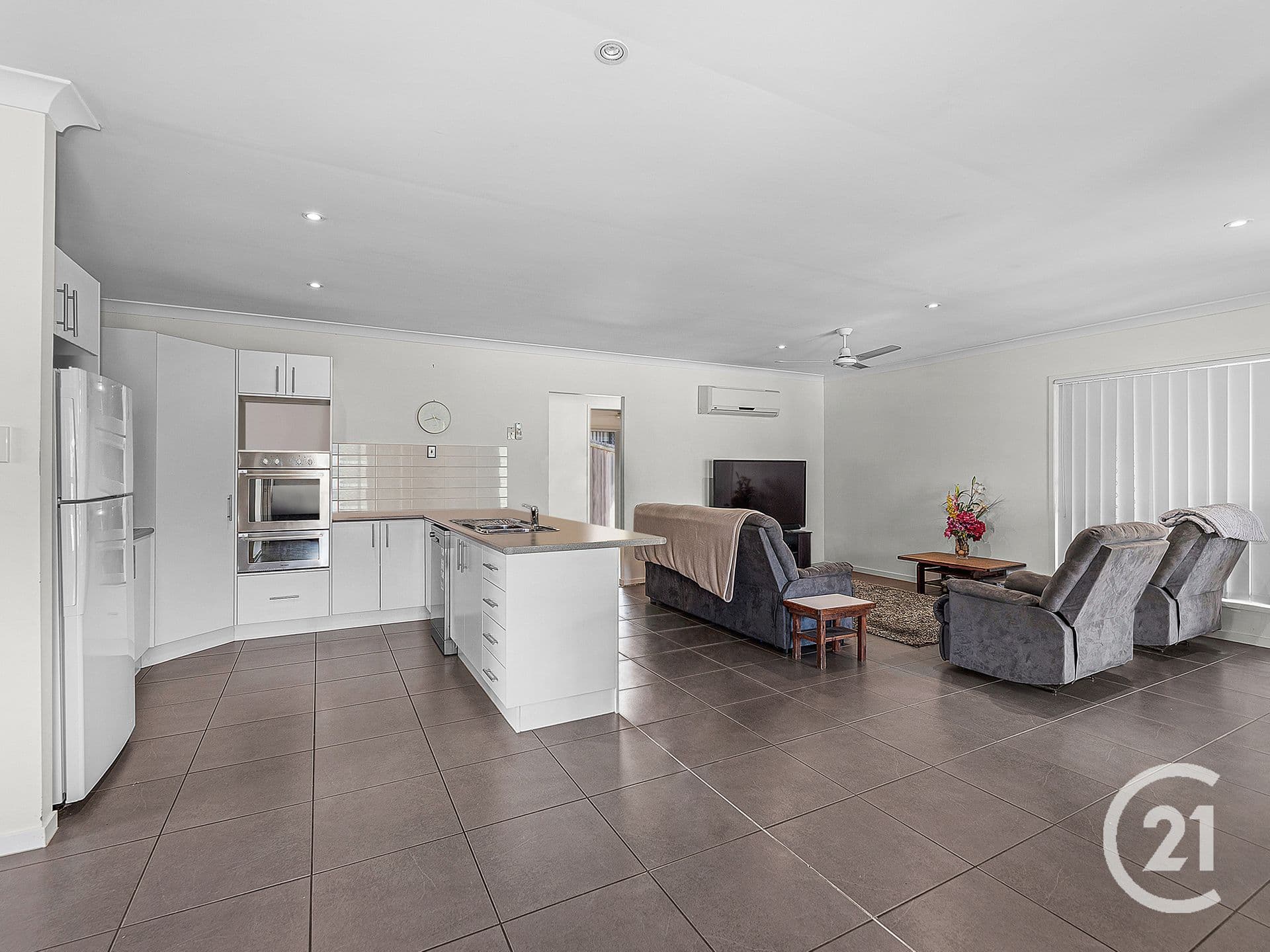 19 Chanel Court, Wulkuraka, QLD, 4305, Wulkuraka - Thumbnail 2
