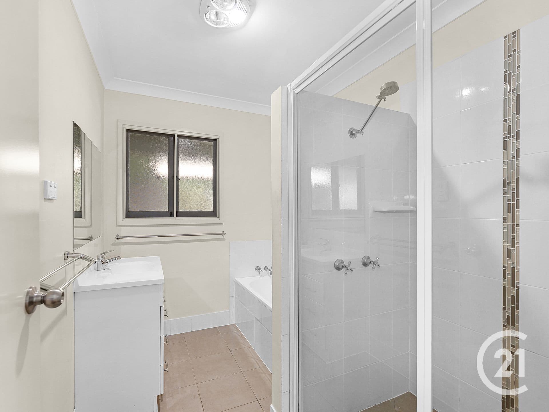 8 Logan Street, North Booval, QLD, 4304, North Booval - Thumbnail 4