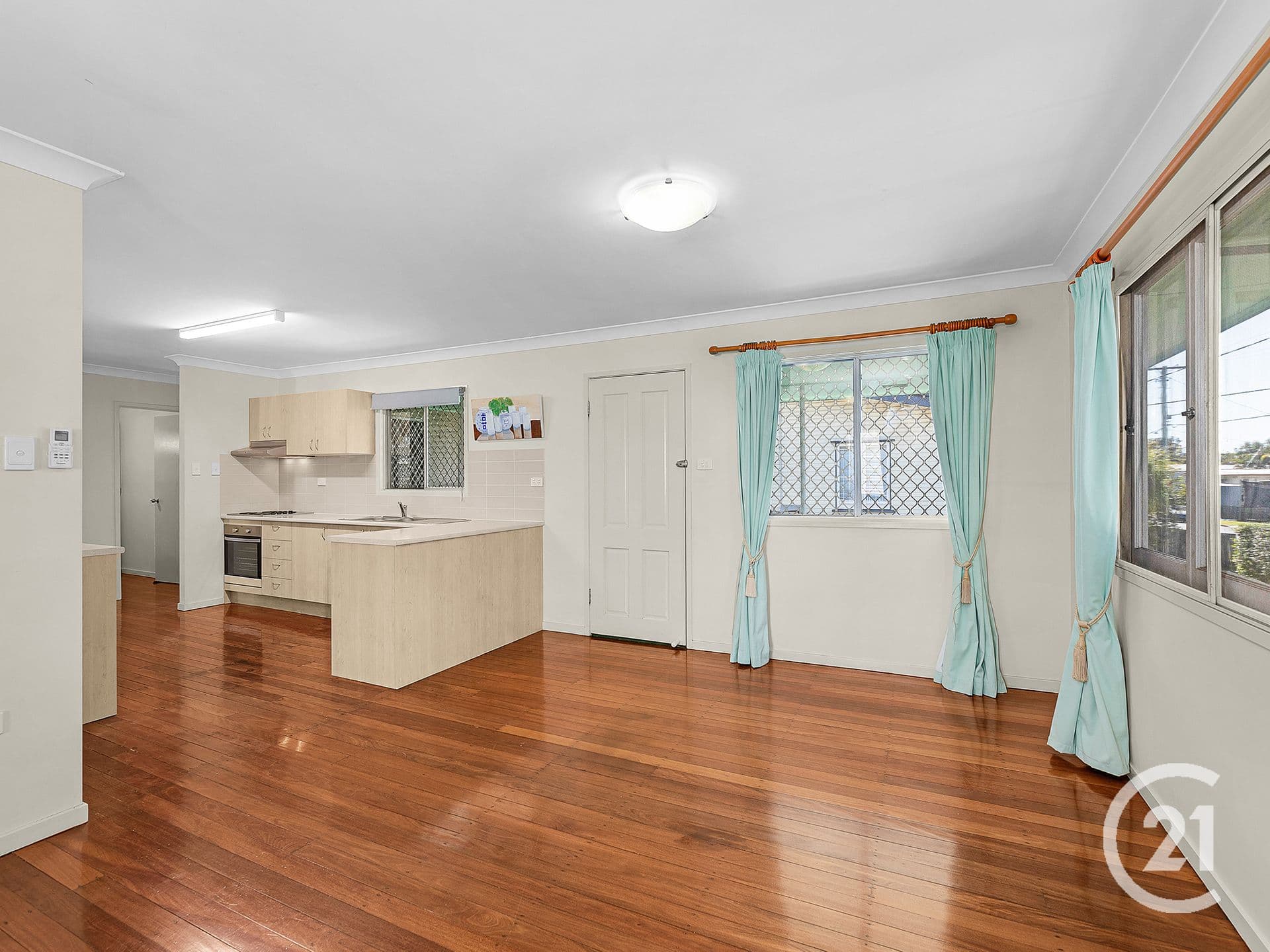 8 Logan Street, North Booval, QLD, 4304, North Booval - Thumbnail 6