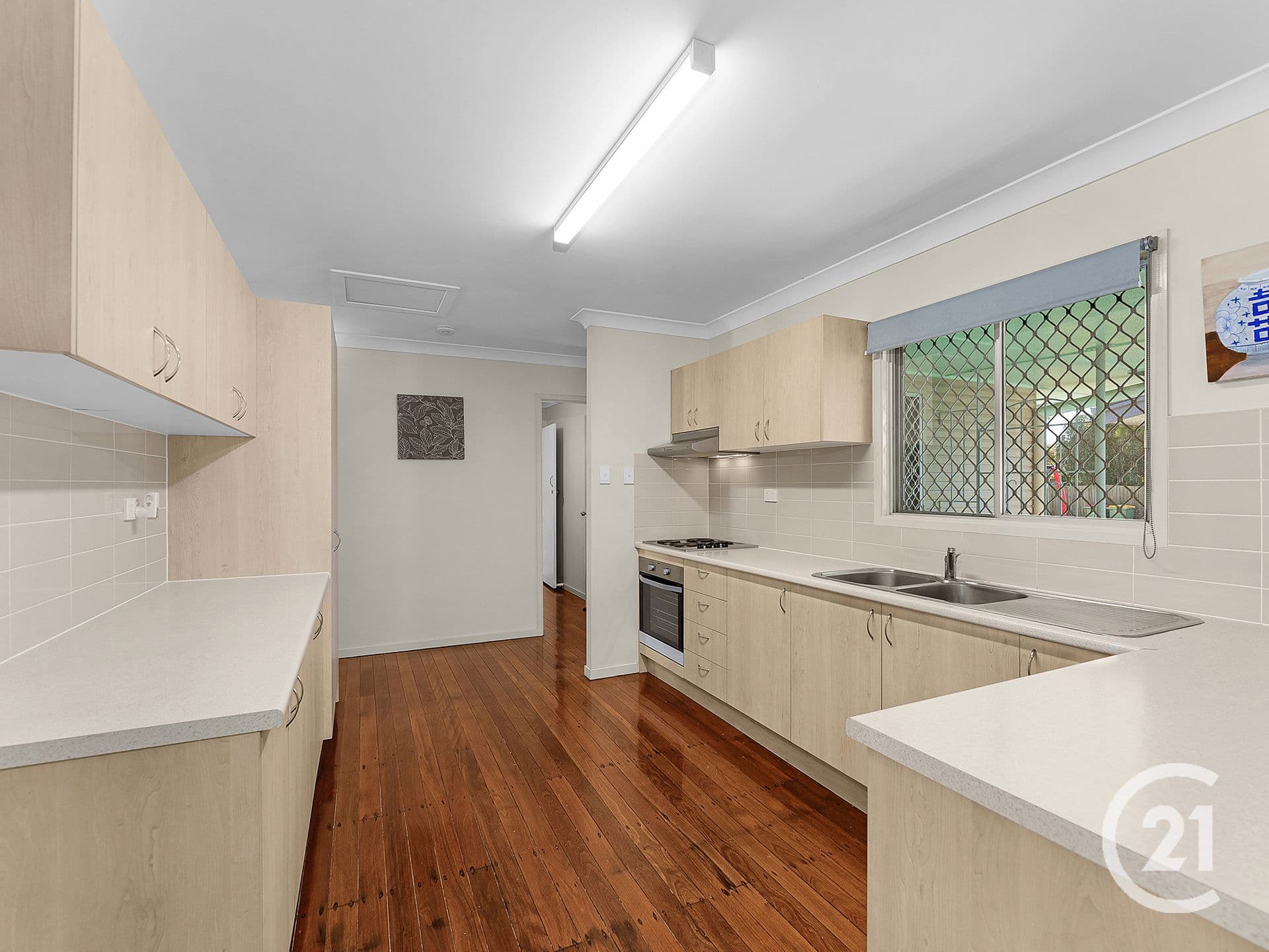 8 Logan Street, North Booval, QLD, 4304, North Booval - Thumbnail 5