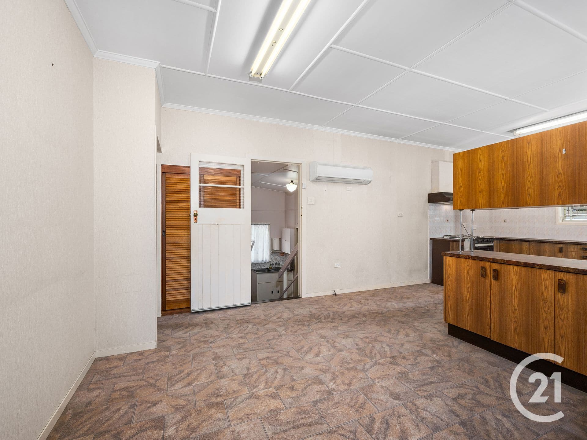 45 Dwyer Street, Silkstone, QLD, 4304, Silkstone - Thumbnail 4