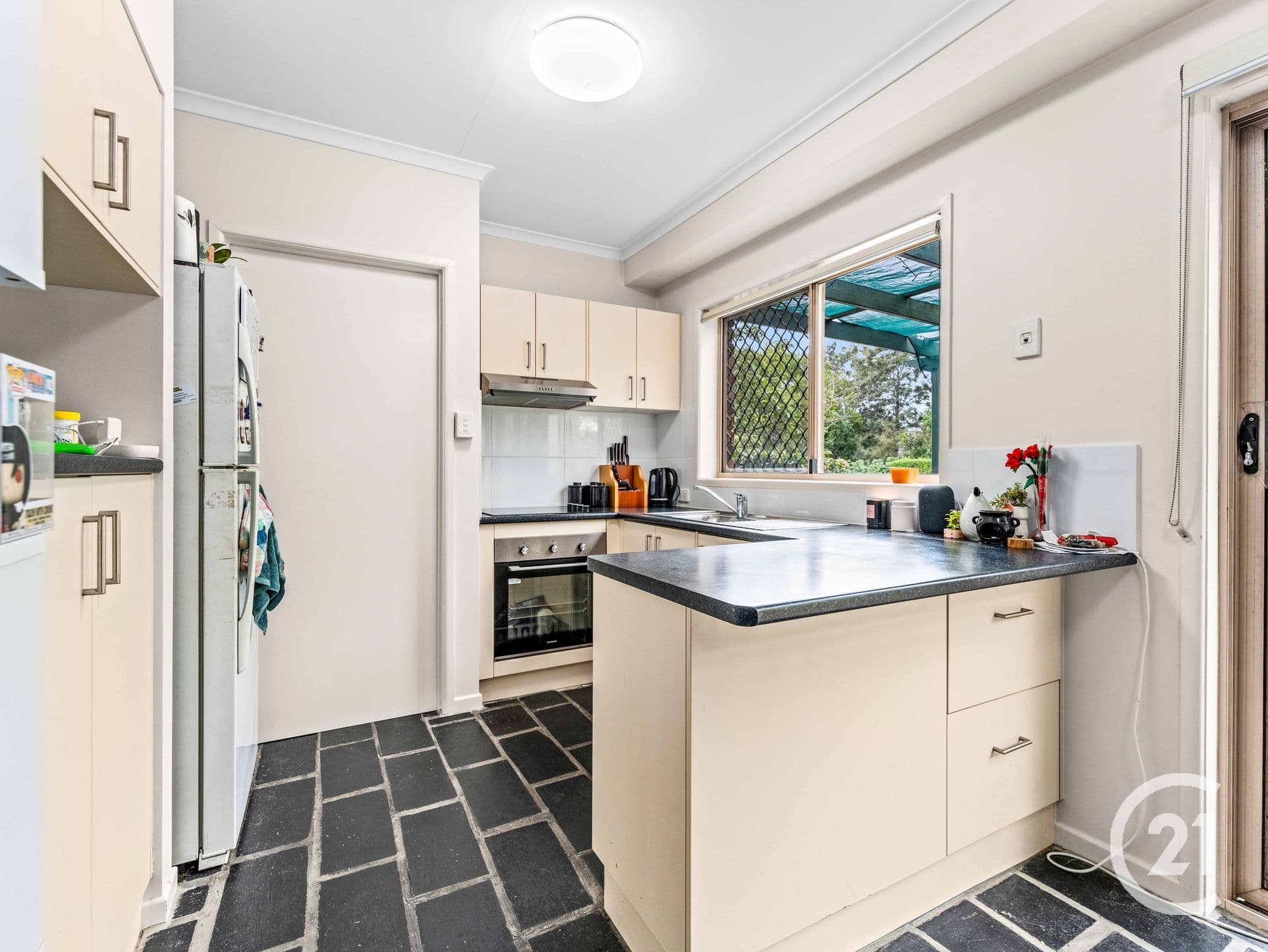 3/13 Bridge Street, Redbank, QLD, 4301, Redbank - Thumbnail 2