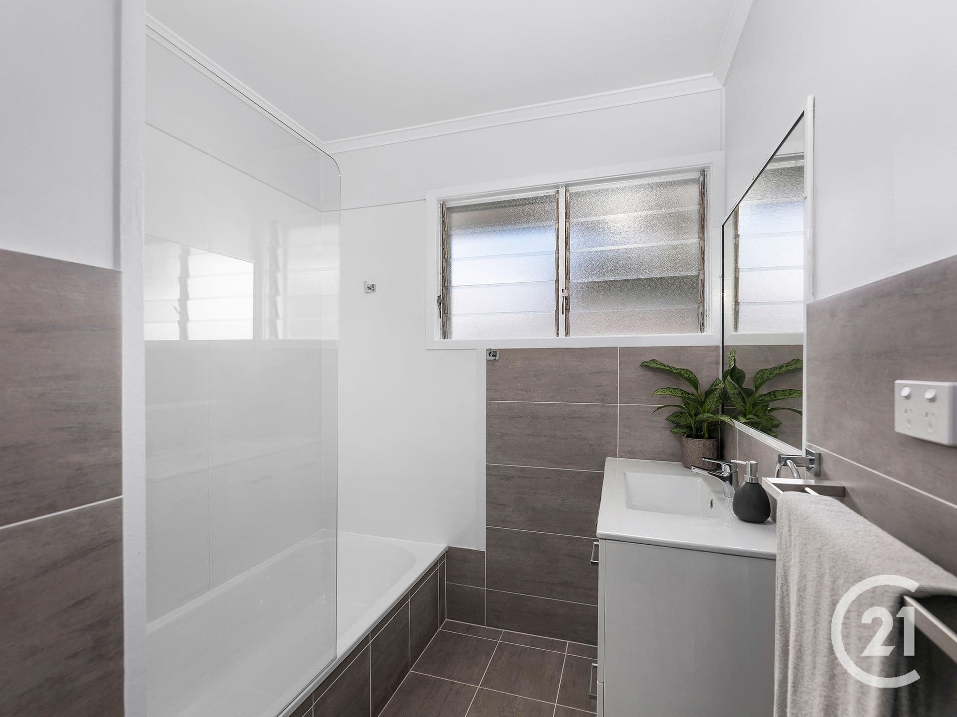21 Peacock Street, One Mile, QLD, 4305, One Mile - Thumbnail 7