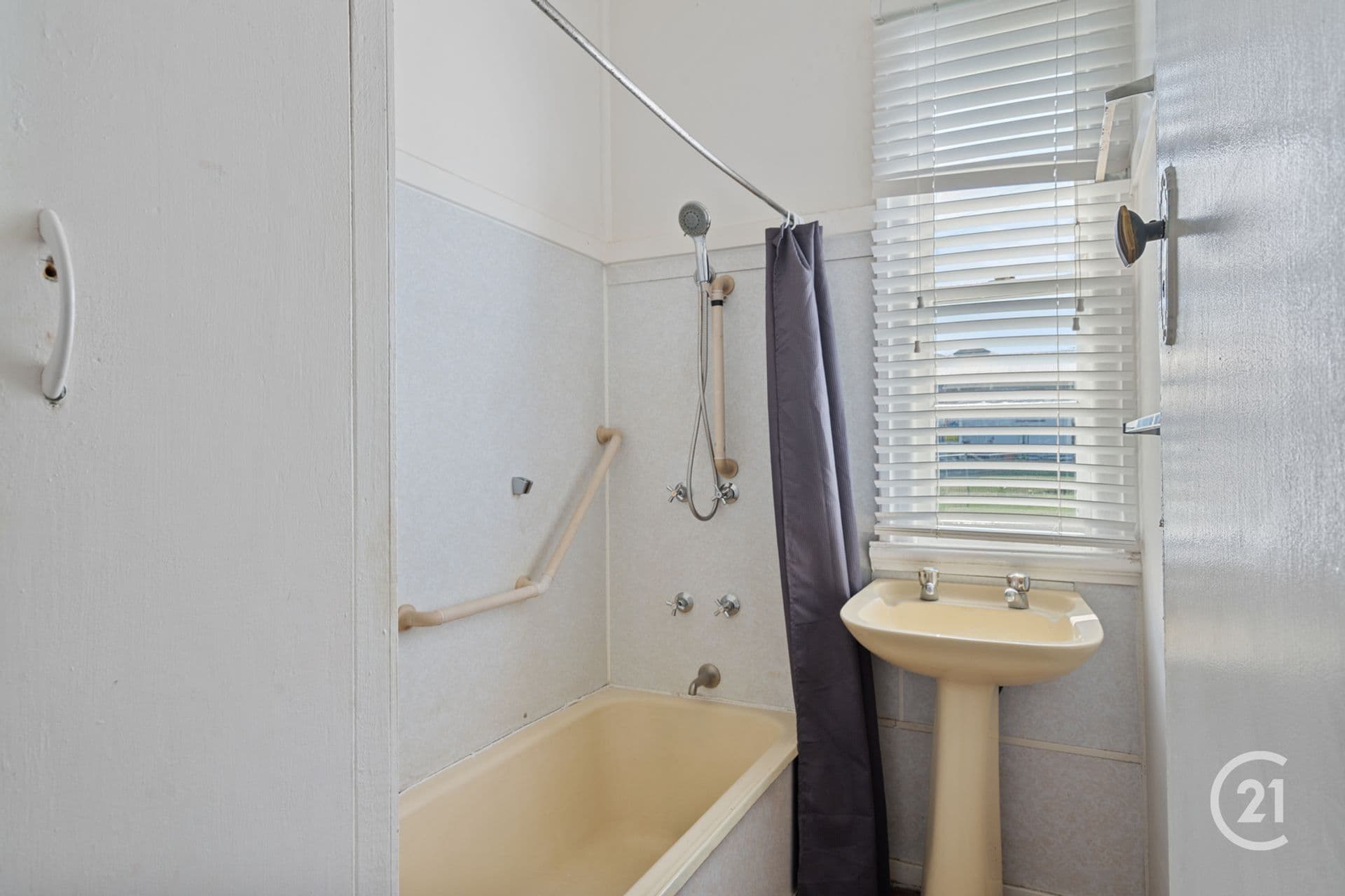 135 Jacaranda Street, North Booval, QLD, 4304, North Booval - Thumbnail 7