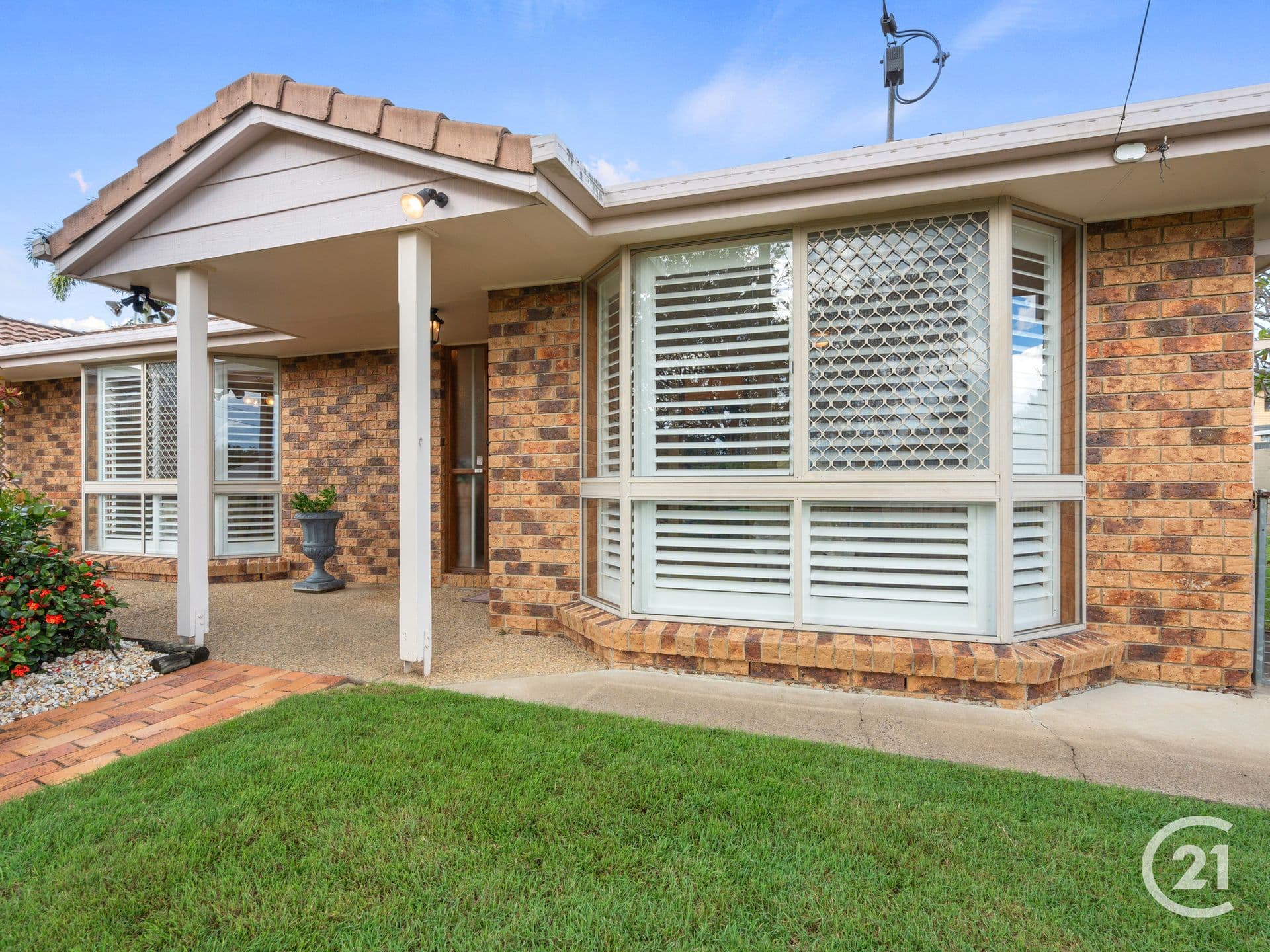 11 Alfred Place, Flinders View, QLD, 4305, Flinders View - Thumbnail 2