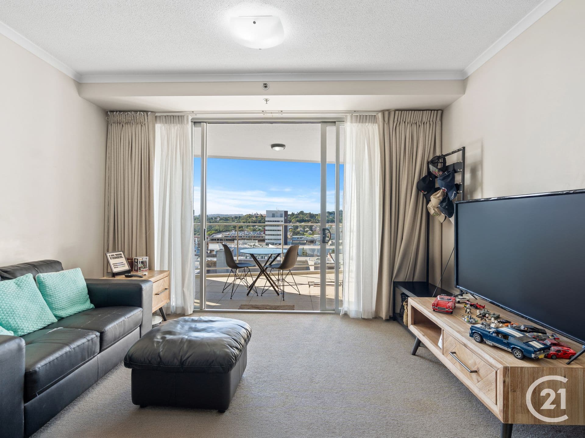 902/11 Ellenborough Street, Woodend, QLD, 4305, Woodend - Thumbnail 2