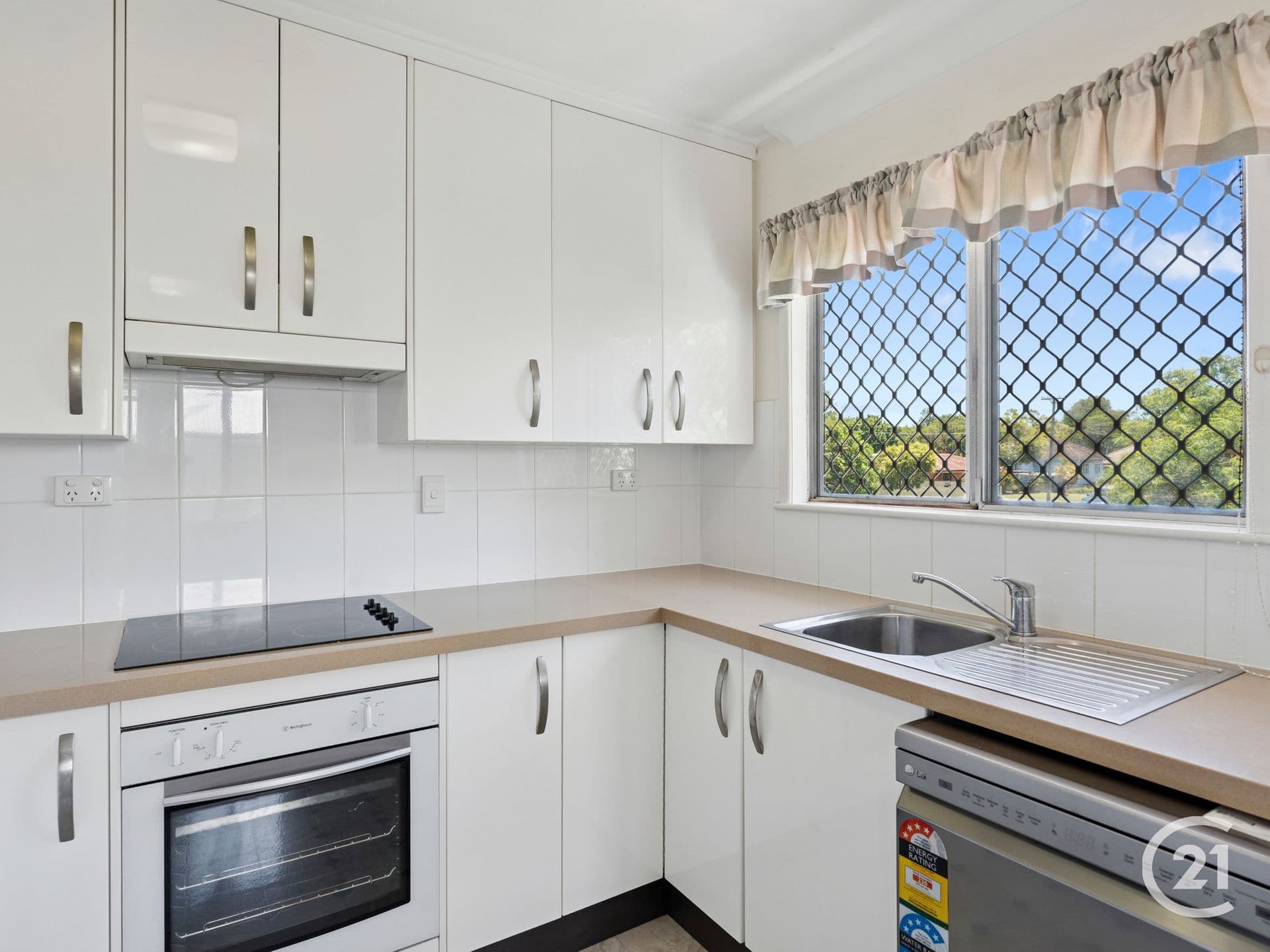 52 Chubb Street, One Mile, QLD, 4305, One Mile - Thumbnail 5