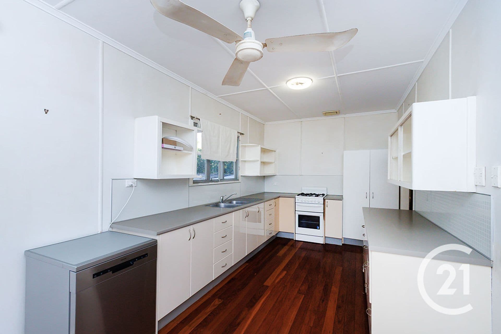 19 Dell Street, Eastern Heights, QLD, 4305, Eastern Heights - Thumbnail 2