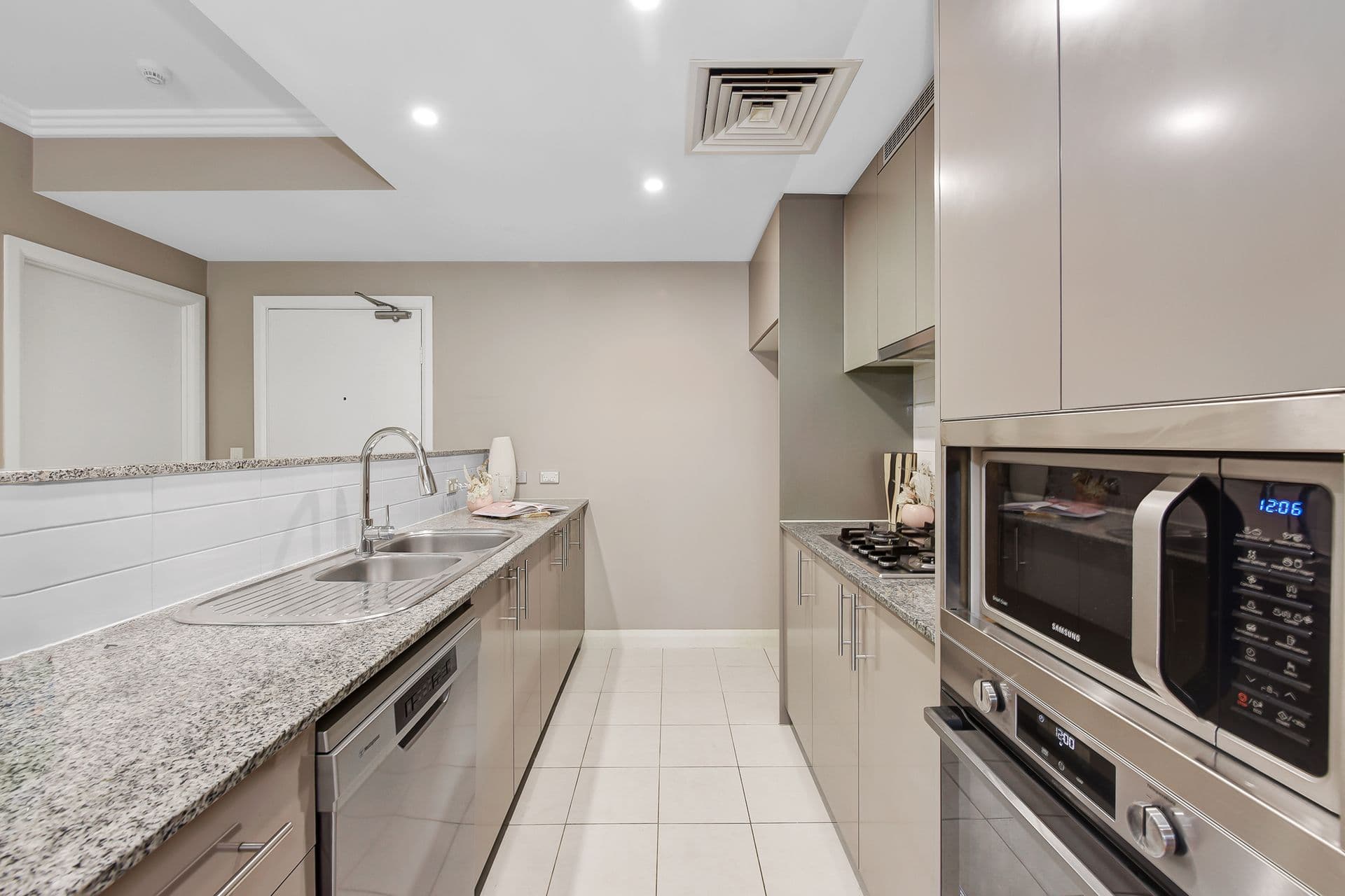 17/3 Bay Drive, Meadowbank, NSW, 2114, Meadowbank - Thumbnail 3