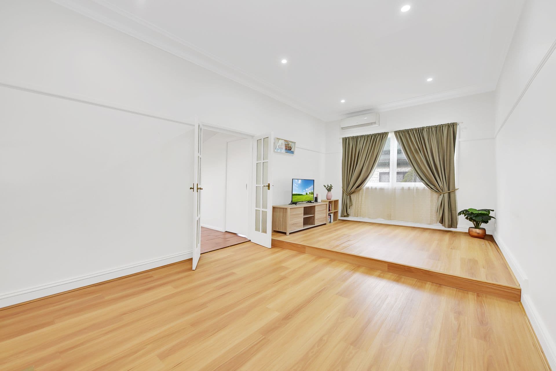 76 Buller Street, North Parramatta, NSW, 2151, North Parramatta - Thumbnail 3