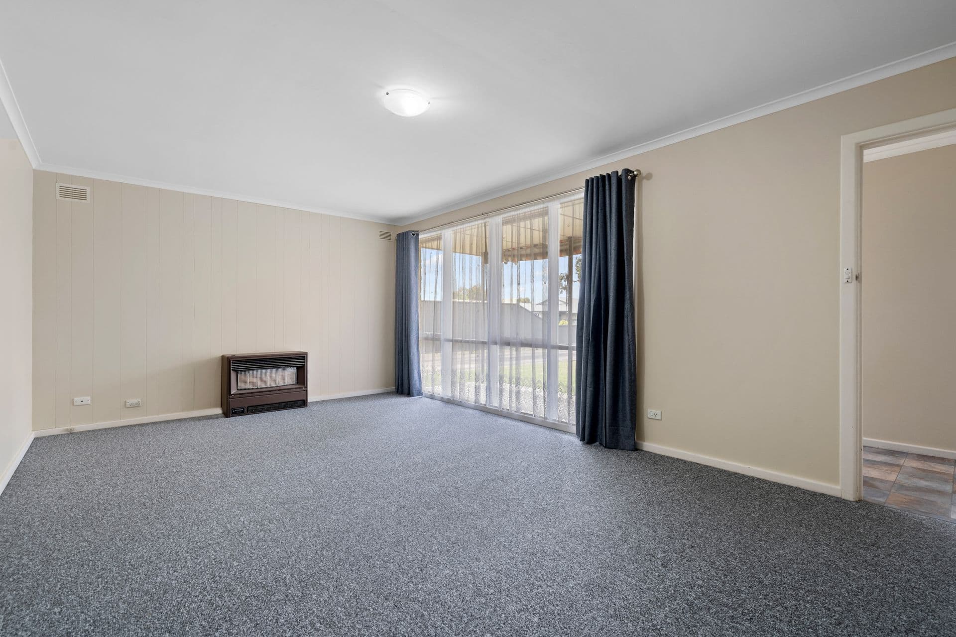 35 Dominic Crescent, Morphett Vale, SA, 5162, Morphett Vale - Thumbnail 2