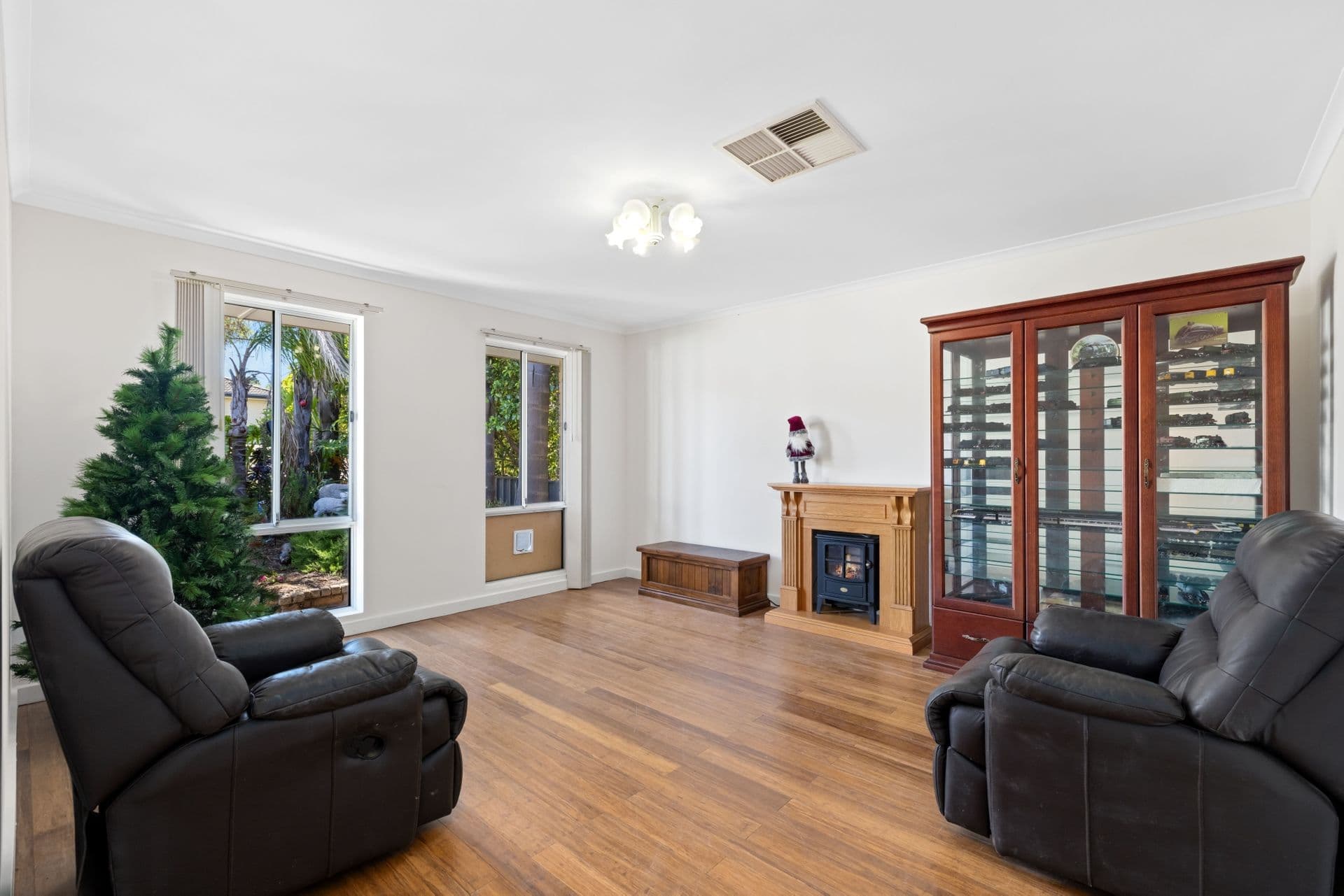 46 Vennachar Drive, Hallett Cove, SA, 5158, Hallett Cove - Thumbnail 3