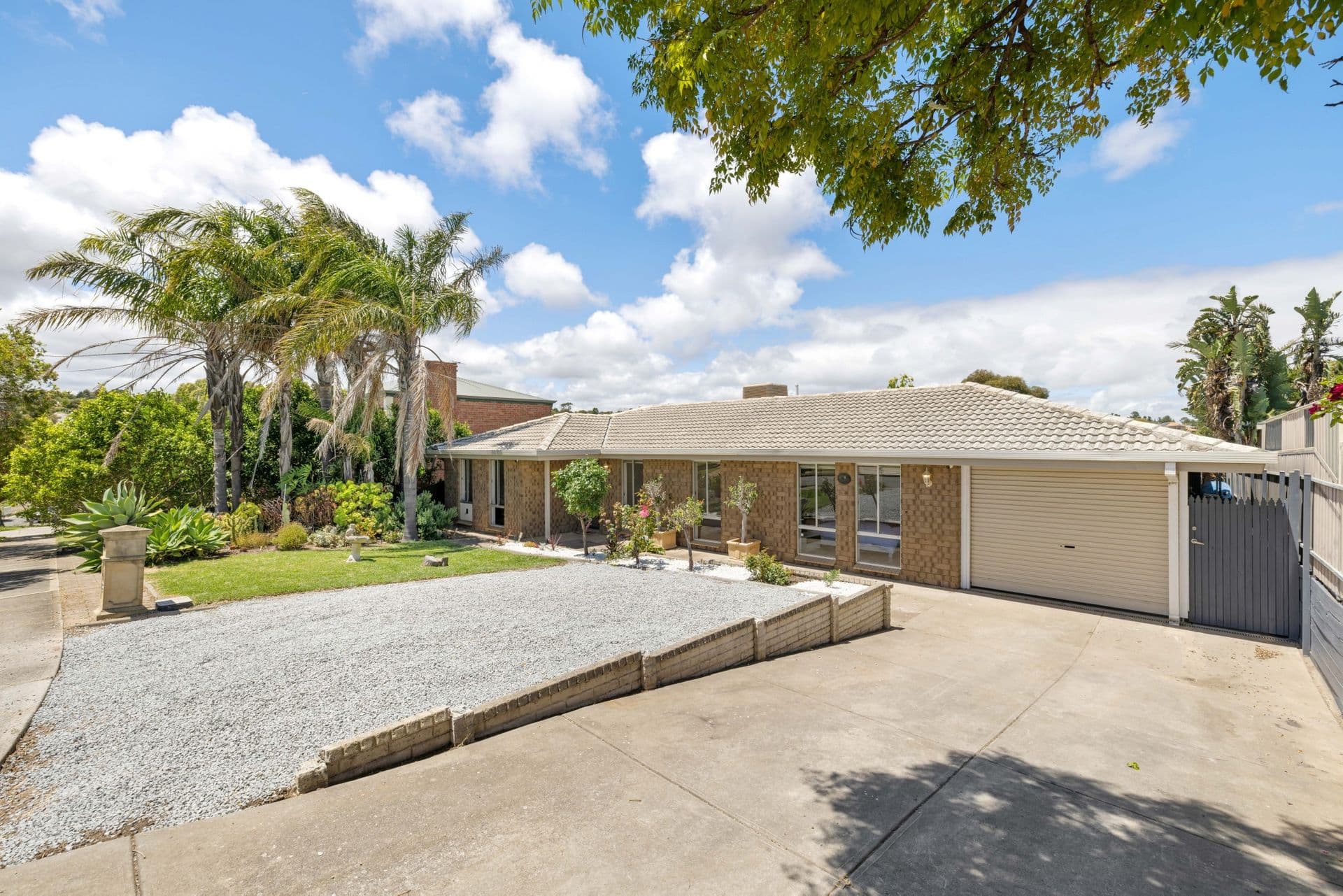 46 Vennachar Drive, Hallett Cove, SA, 5158, Hallett Cove - Thumbnail 2