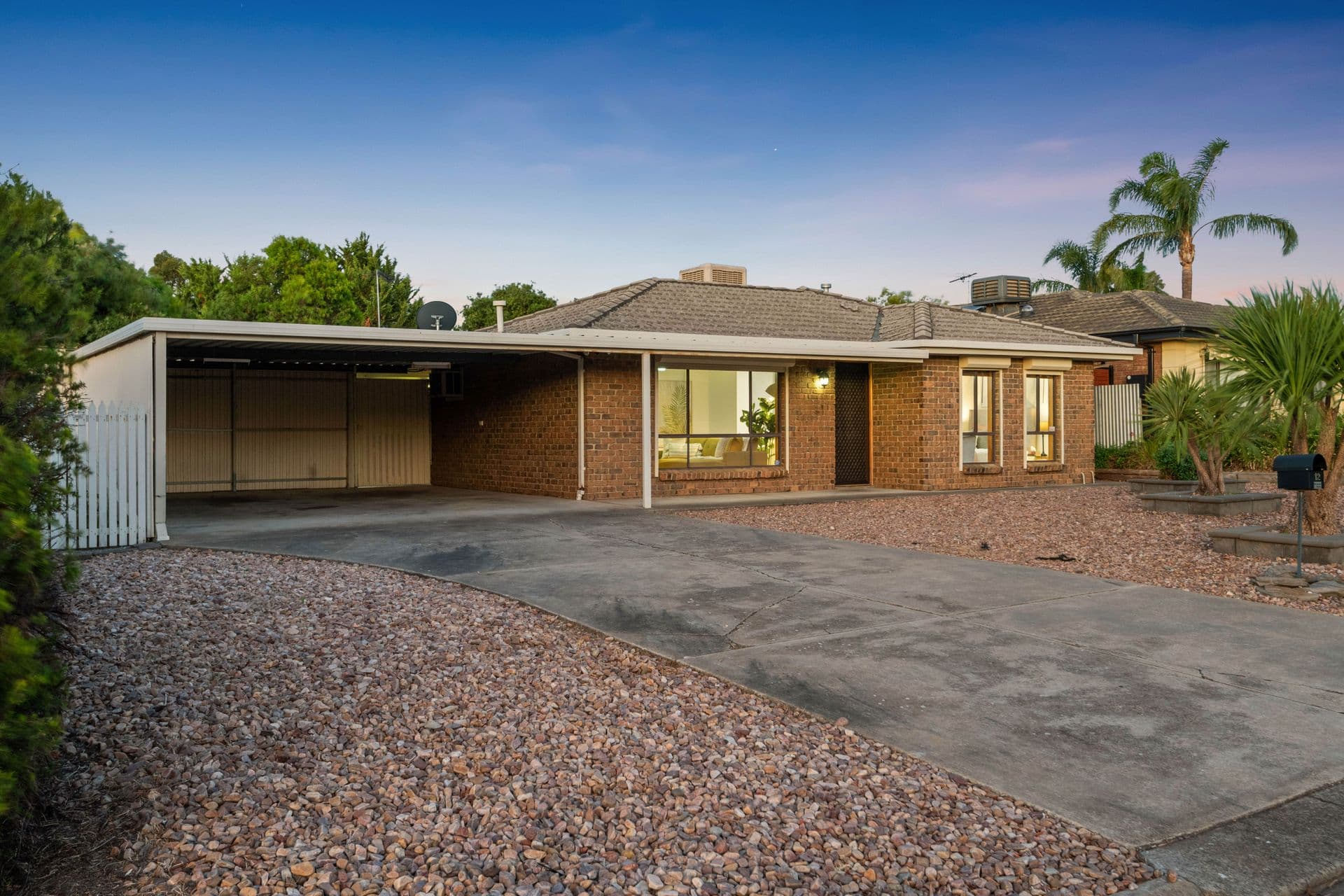 12 Derek Crescent, Morphett Vale, SA, 5162, Morphett Vale - Thumbnail 2