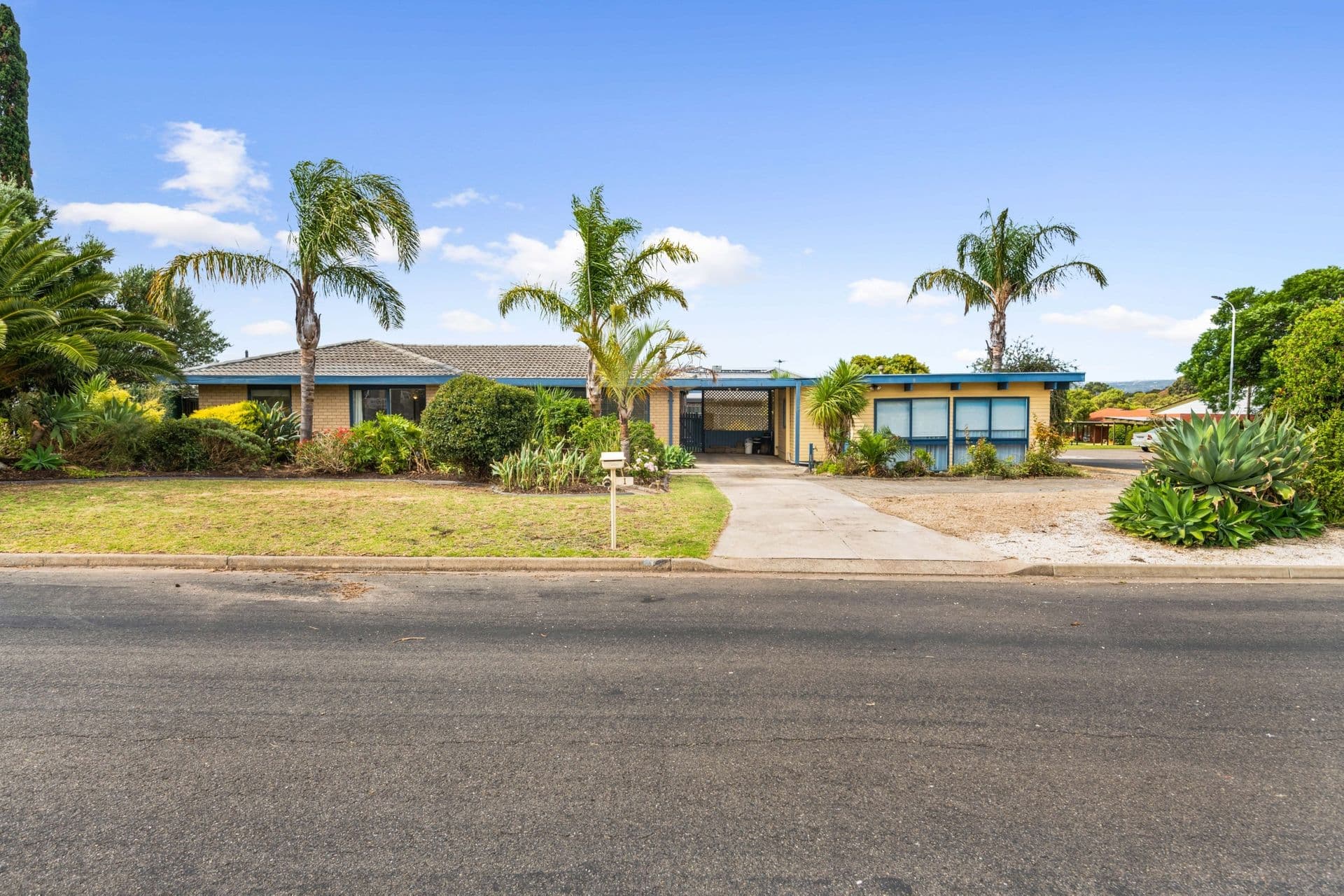 1 Daphne Court, Morphett Vale, SA, 5162, Morphett Vale - Thumbnail 2