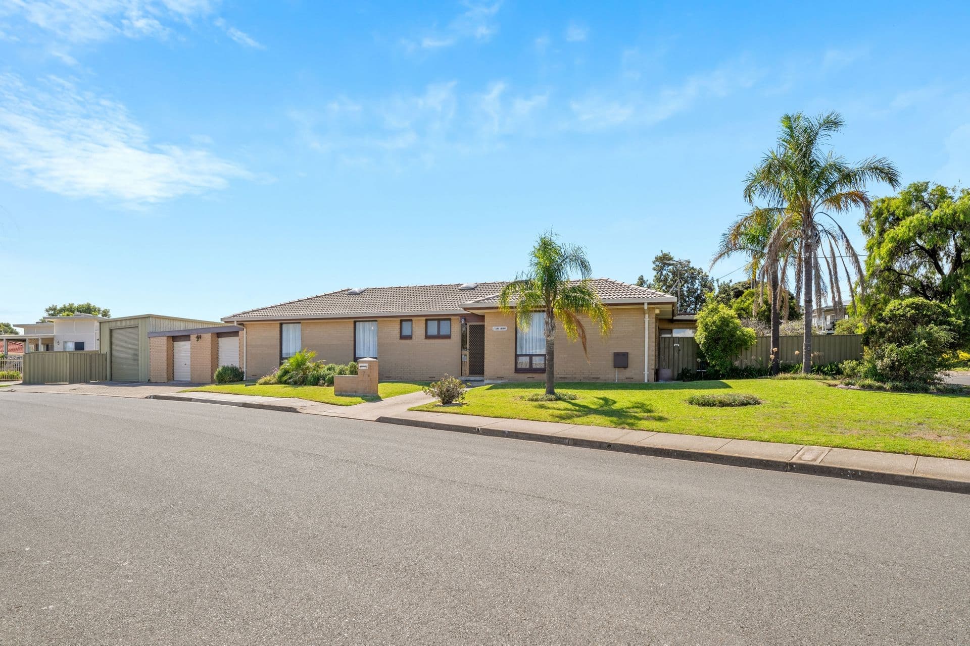 7 Oliver Crescent, Port Noarlunga, SA, 5167, Port Noarlunga - Thumbnail 2