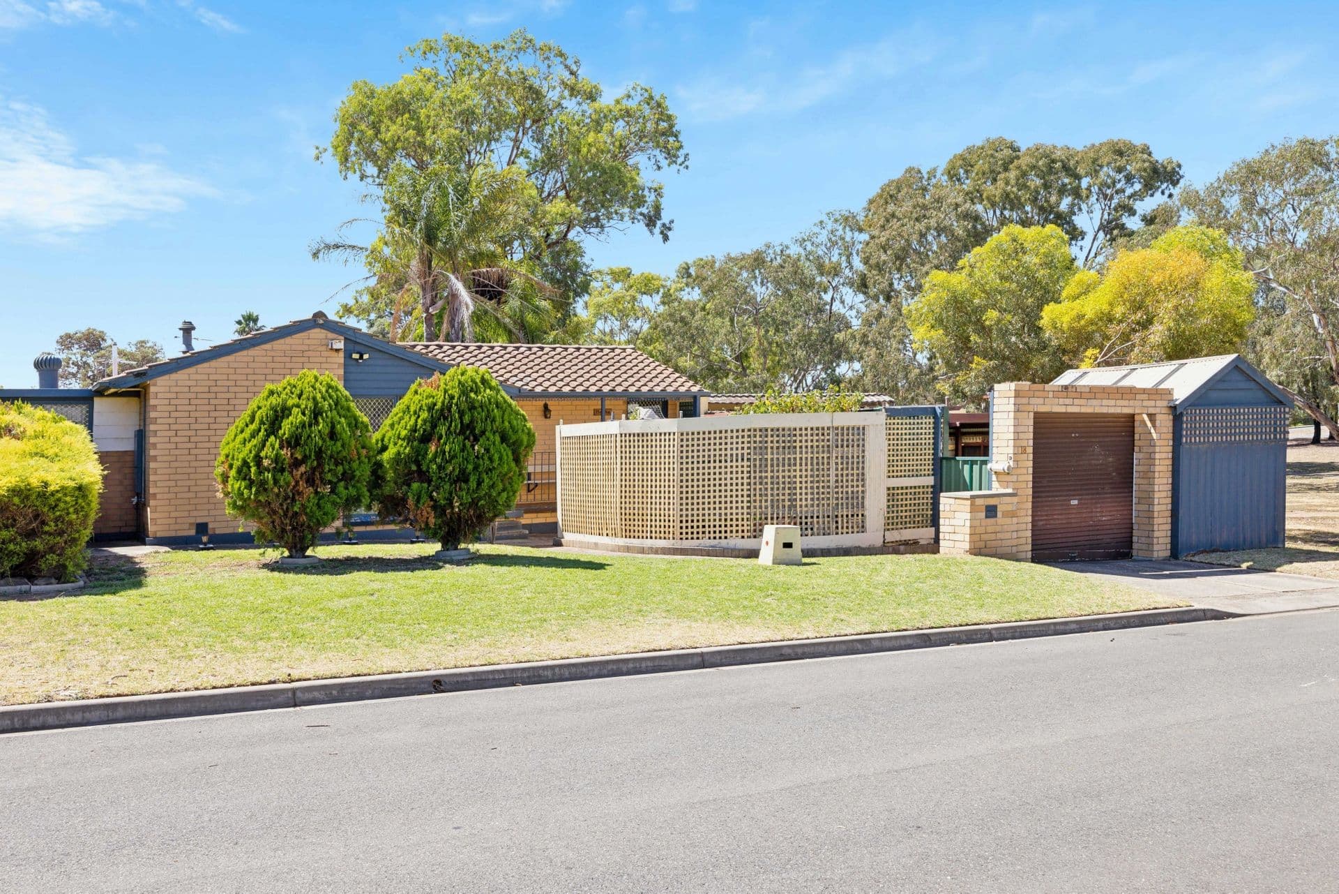 18 Diana Crescent, Morphett Vale, SA, 5162, Morphett Vale - Thumbnail 2