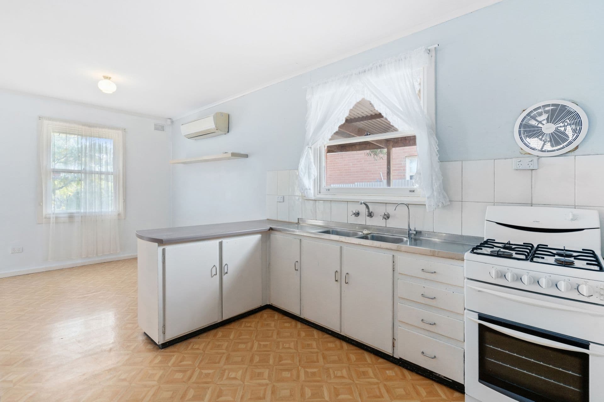 10 Bagshaw Road, Christies Beach, SA, 5165, Christies Beach - Thumbnail 3