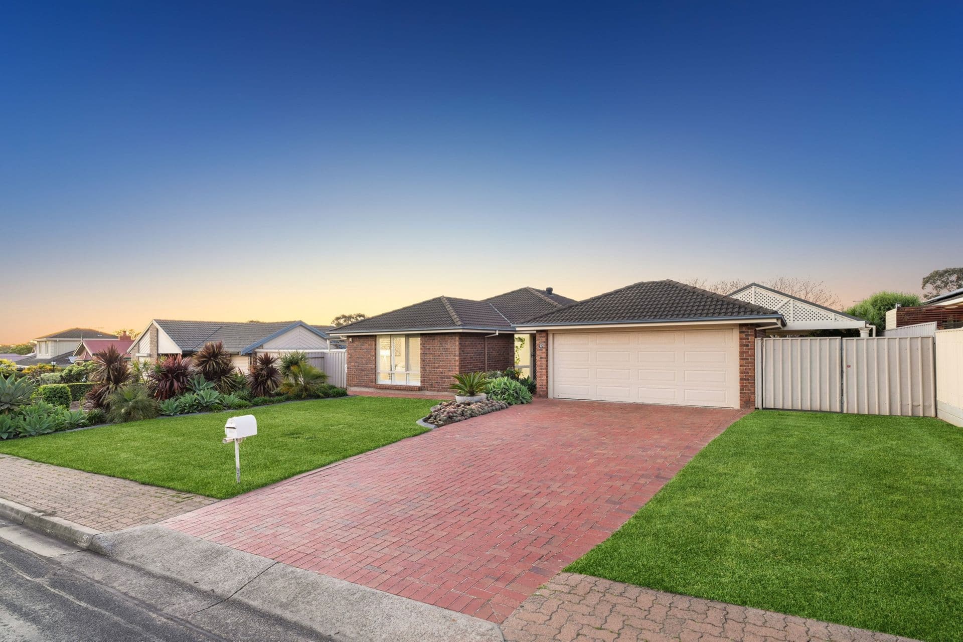 50 Foxfield Drive, Onkaparinga Hills, SA, 5163, Onkaparinga Hills - Thumbnail 2