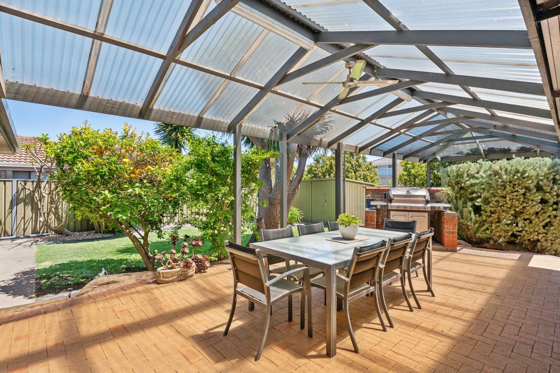 20 Mirrabooka Crescent, Hallett Cove, SA, 5158, Hallett Cove - Thumbnail 2