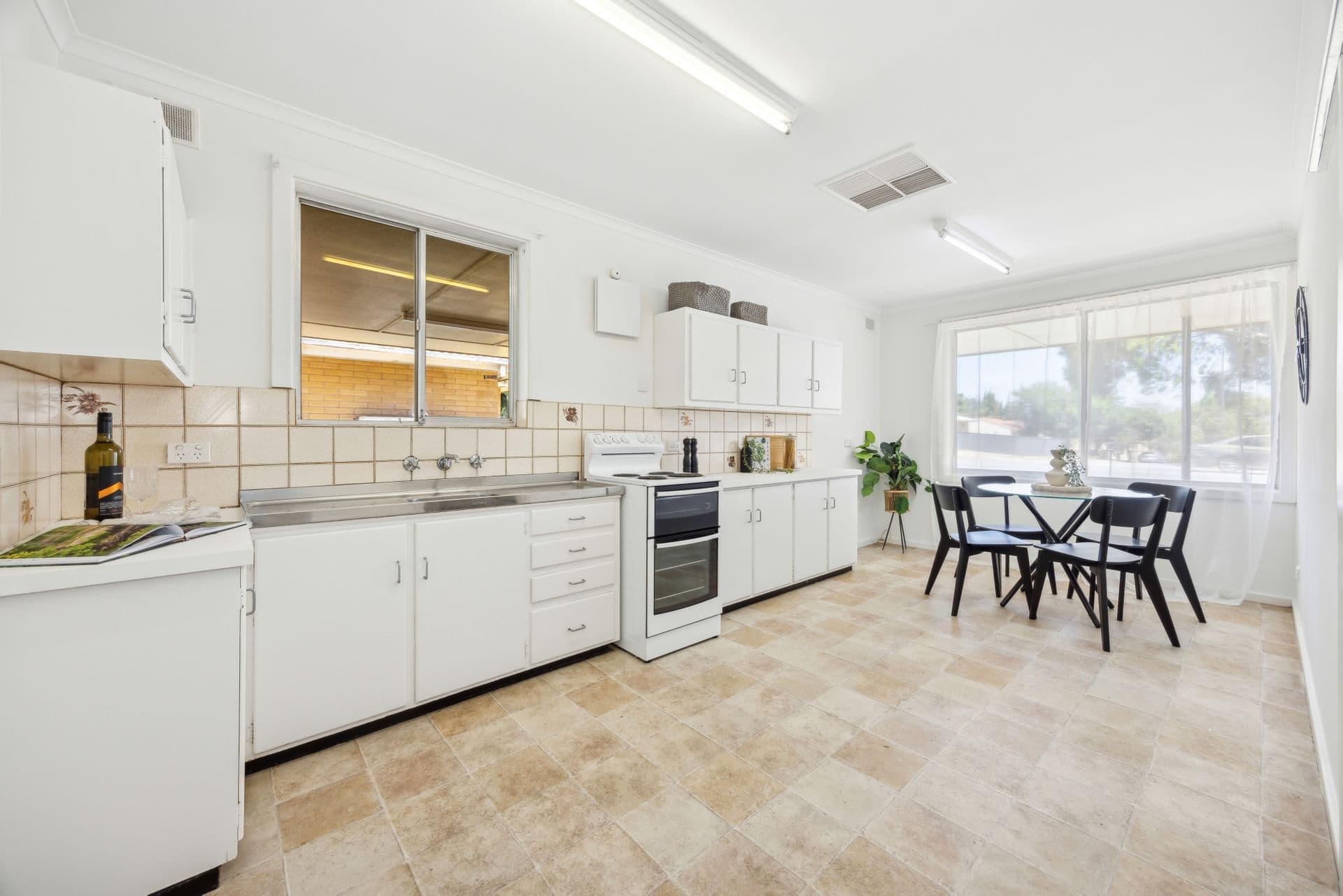 93 Elizabeth Road, Christie Downs, SA, 5164, Christie Downs - Thumbnail 4