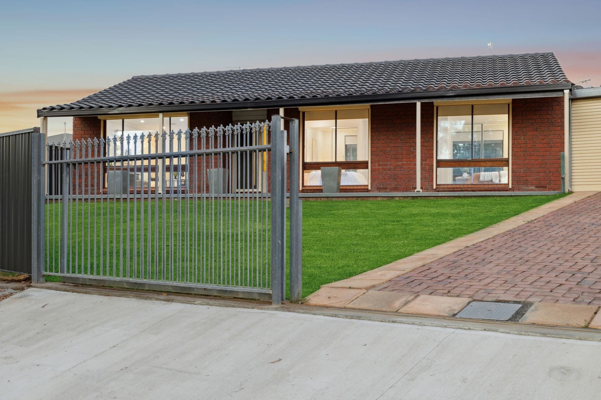 4 Vincent Court, Hackham, SA, 5163, Hackham - Thumbnail 2