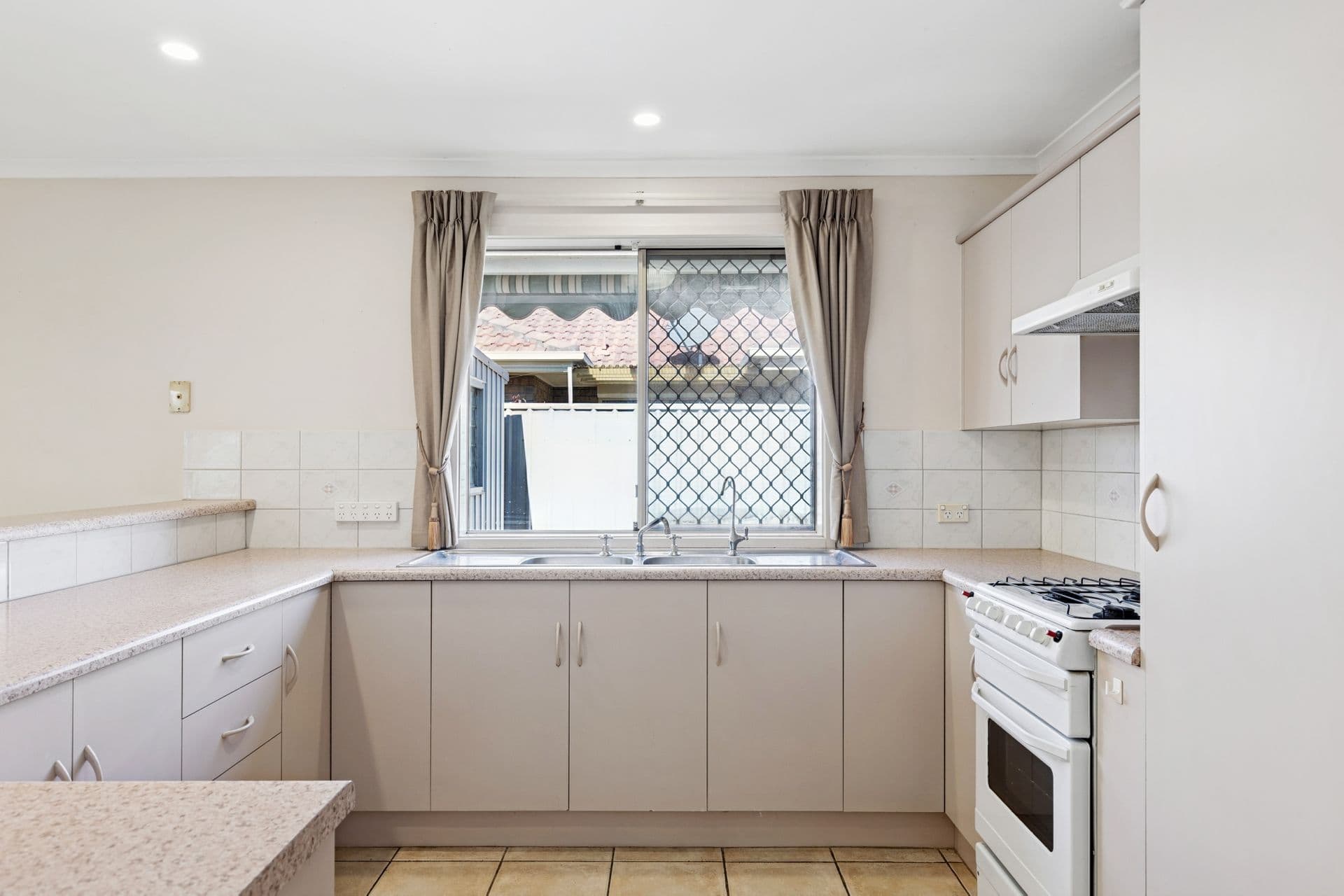 3 Bridgeport Close, Seaford, SA, 5169, Seaford - Thumbnail 8
