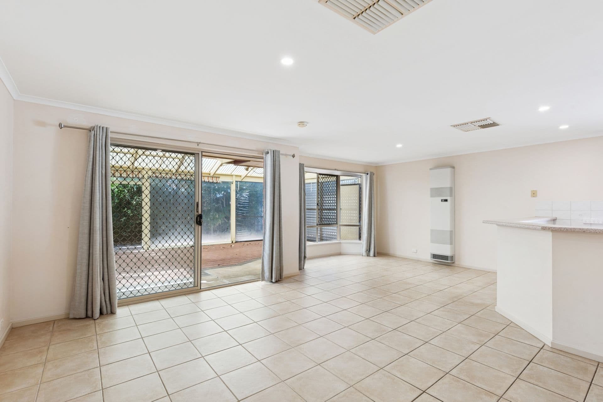 3 Bridgeport Close, Seaford, SA, 5169, Seaford - Thumbnail 4