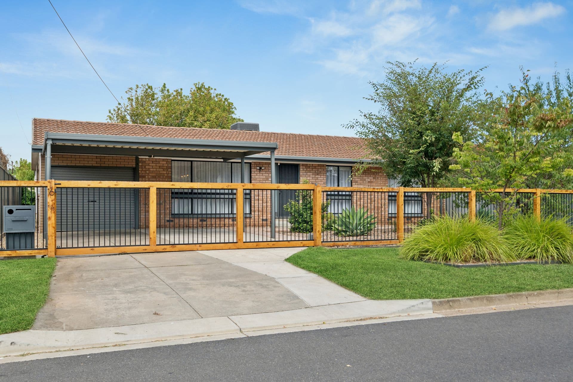 16 Acacia Road, Morphett Vale, SA, 5162, Morphett Vale - Thumbnail 2