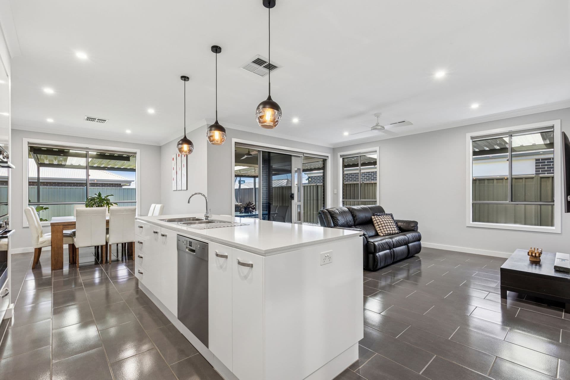 6 Gowrie Street, Seaford Heights, SA, 5169, Seaford Heights - Thumbnail 3