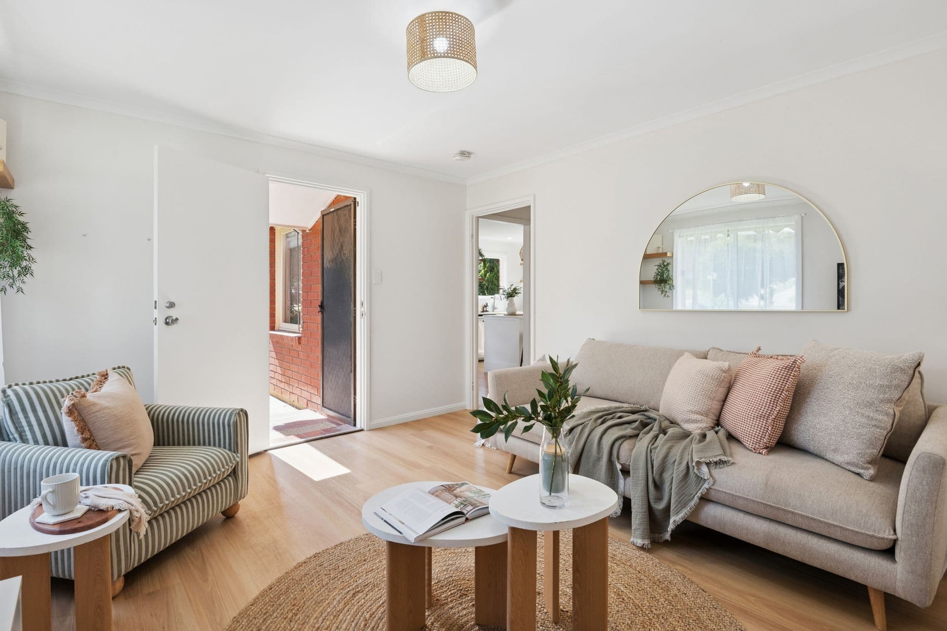 16 Lismore Crescent, Huntfield Heights, SA, 5163, Huntfield Heights - Thumbnail 2