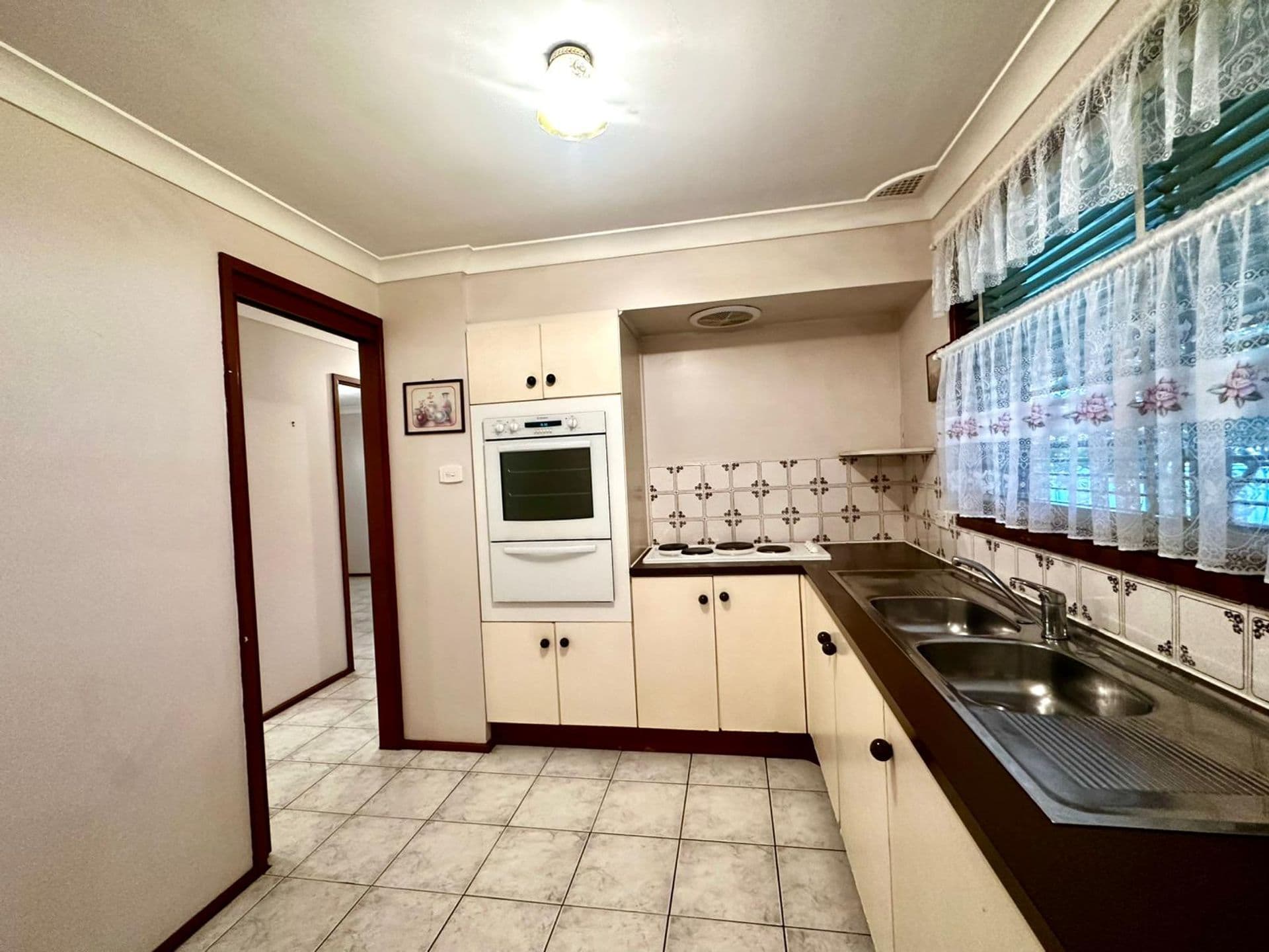 63 Endeavour Street, Seven Hills, NSW, 2147, Seven Hills - Thumbnail 2