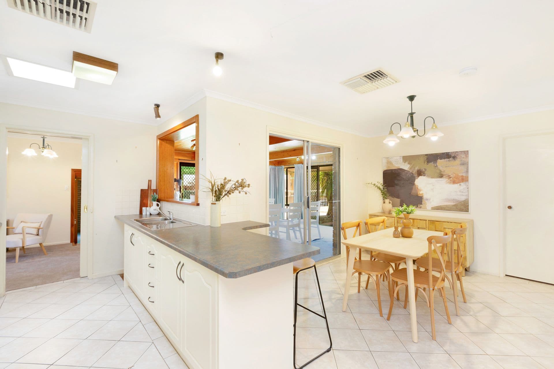 5 Insley Court, Trott Park, SA, 5158, Trott Park - Thumbnail 2