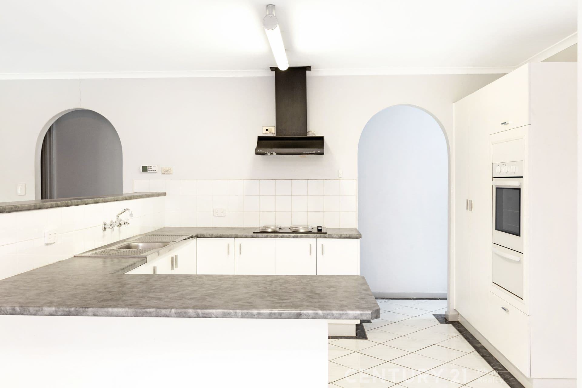 44 Warilda Crescent, Hallett Cove, SA, 5158, Hallett Cove - Thumbnail 4