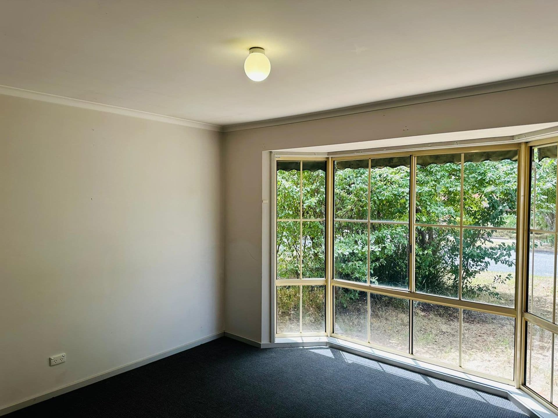 2 Delatite Court, West Wodonga, VIC, 3690, West Wodonga - Thumbnail 3