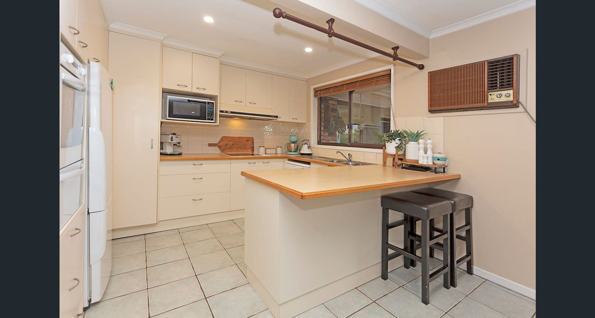 11 Waldner Court, Lavington, NSW, 2641, Lavington - Thumbnail 2