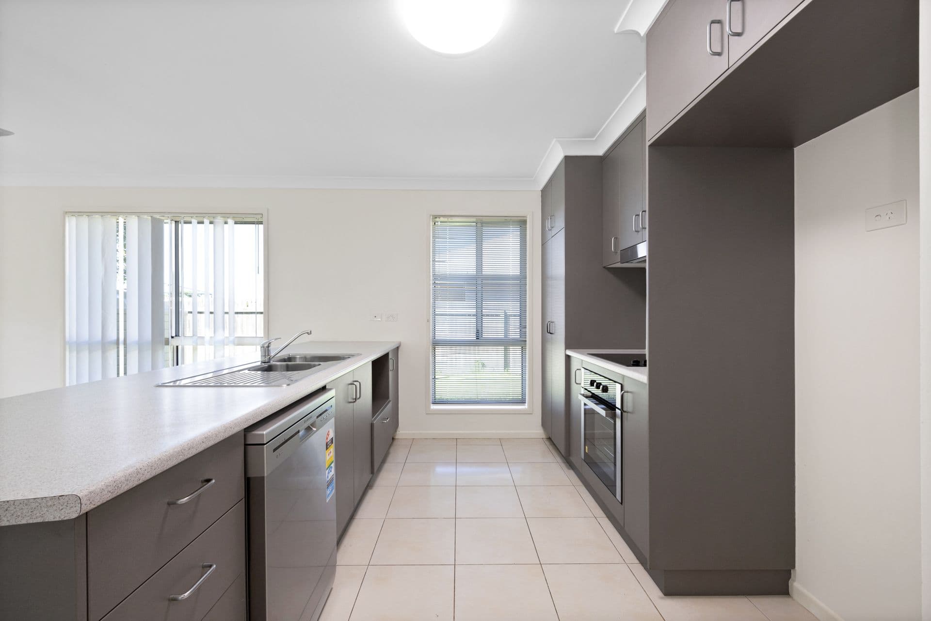 10 Ontario Parade, Andergrove, QLD, 4740, Andergrove - Thumbnail 2