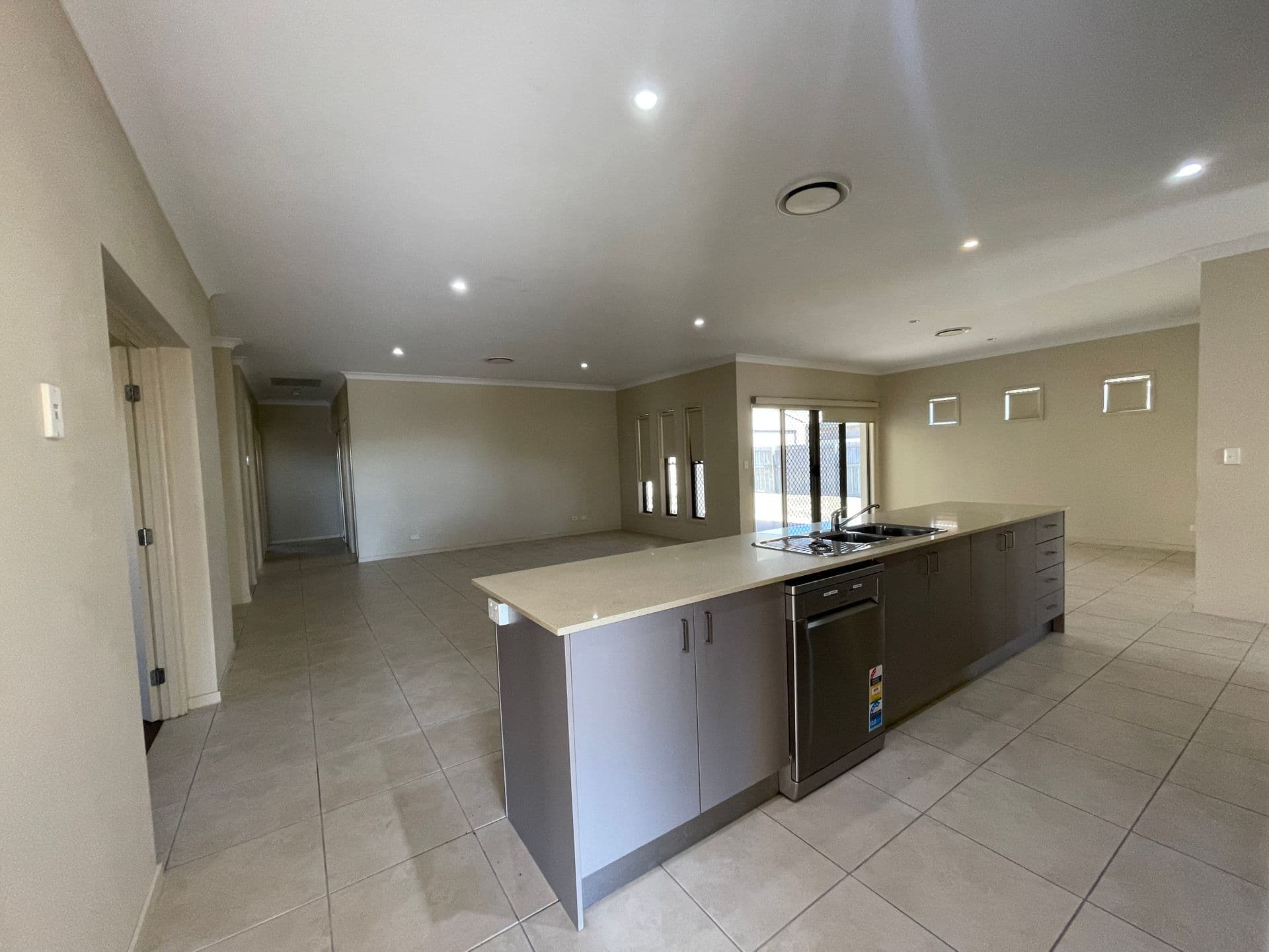 75 Utah Drive, Moranbah, QLD, 4744, Moranbah - Thumbnail 4