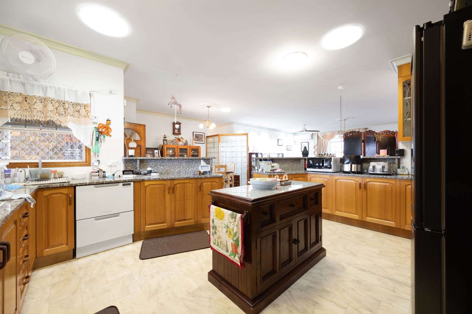 12 Winifred Court, Ooralea, QLD, 4740, Ooralea - Thumbnail 5