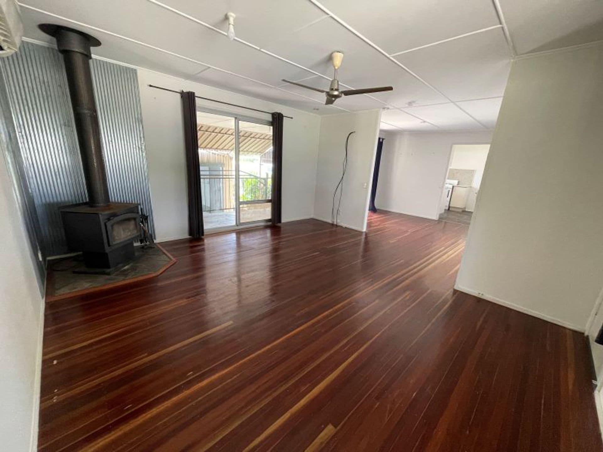 4 Barraclough Crescent, Moranbah, QLD, 4744, Moranbah - Thumbnail 5