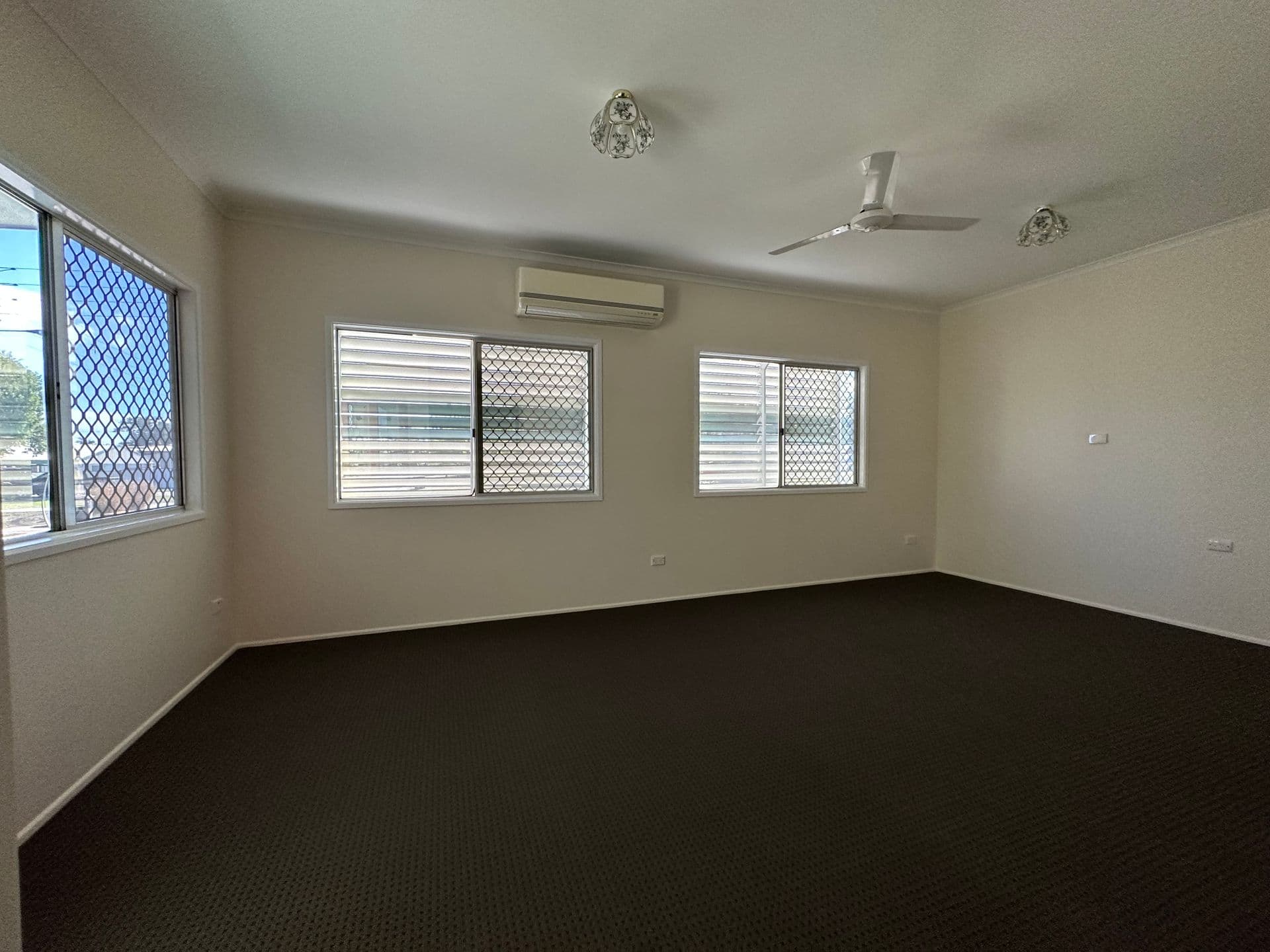 18 De Castella Drive, Moranbah, QLD, 4744, Moranbah - Thumbnail 5