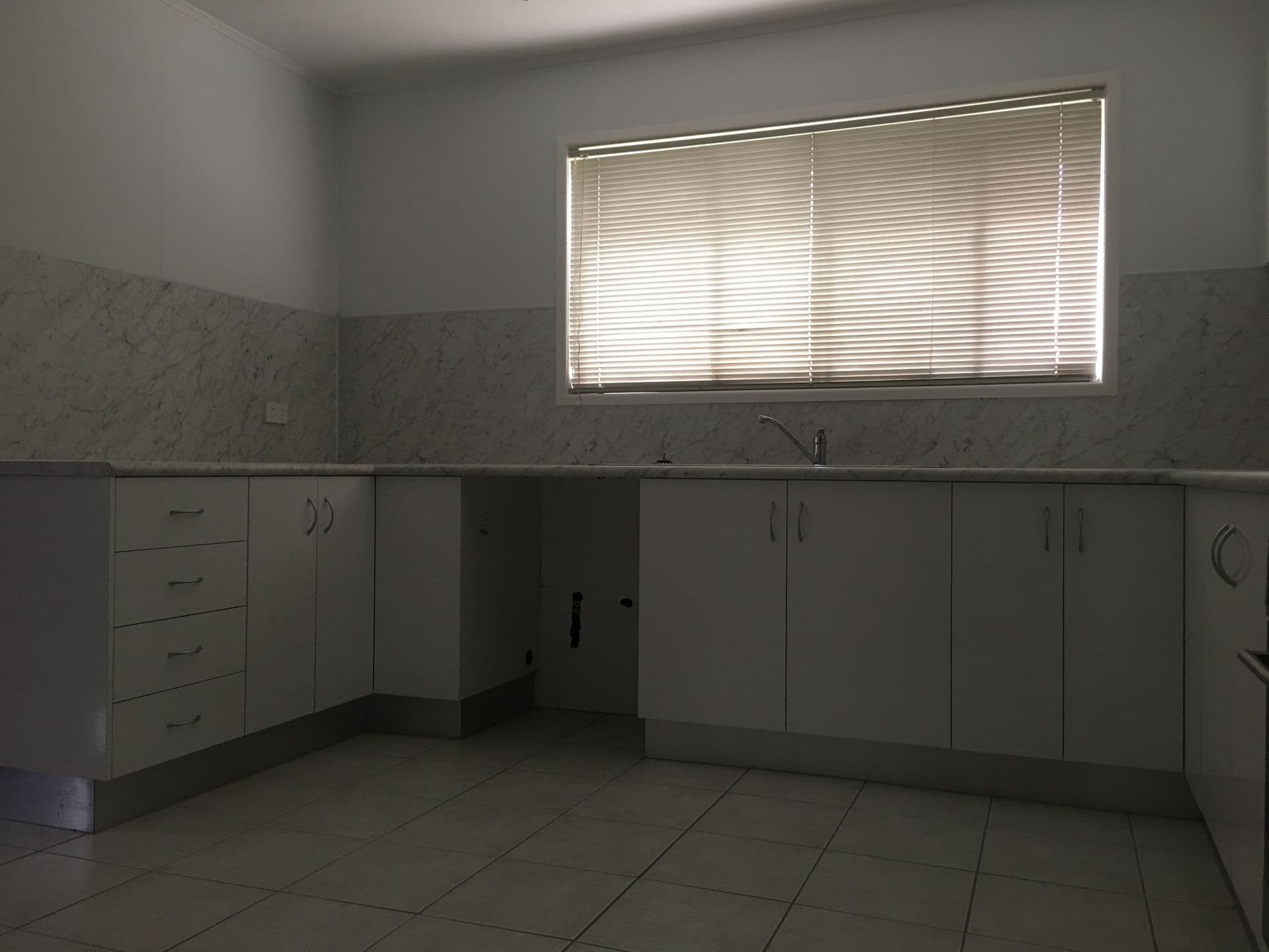 10 Barraclough Crescent, Moranbah, QLD, 4744, Moranbah - Thumbnail 7
