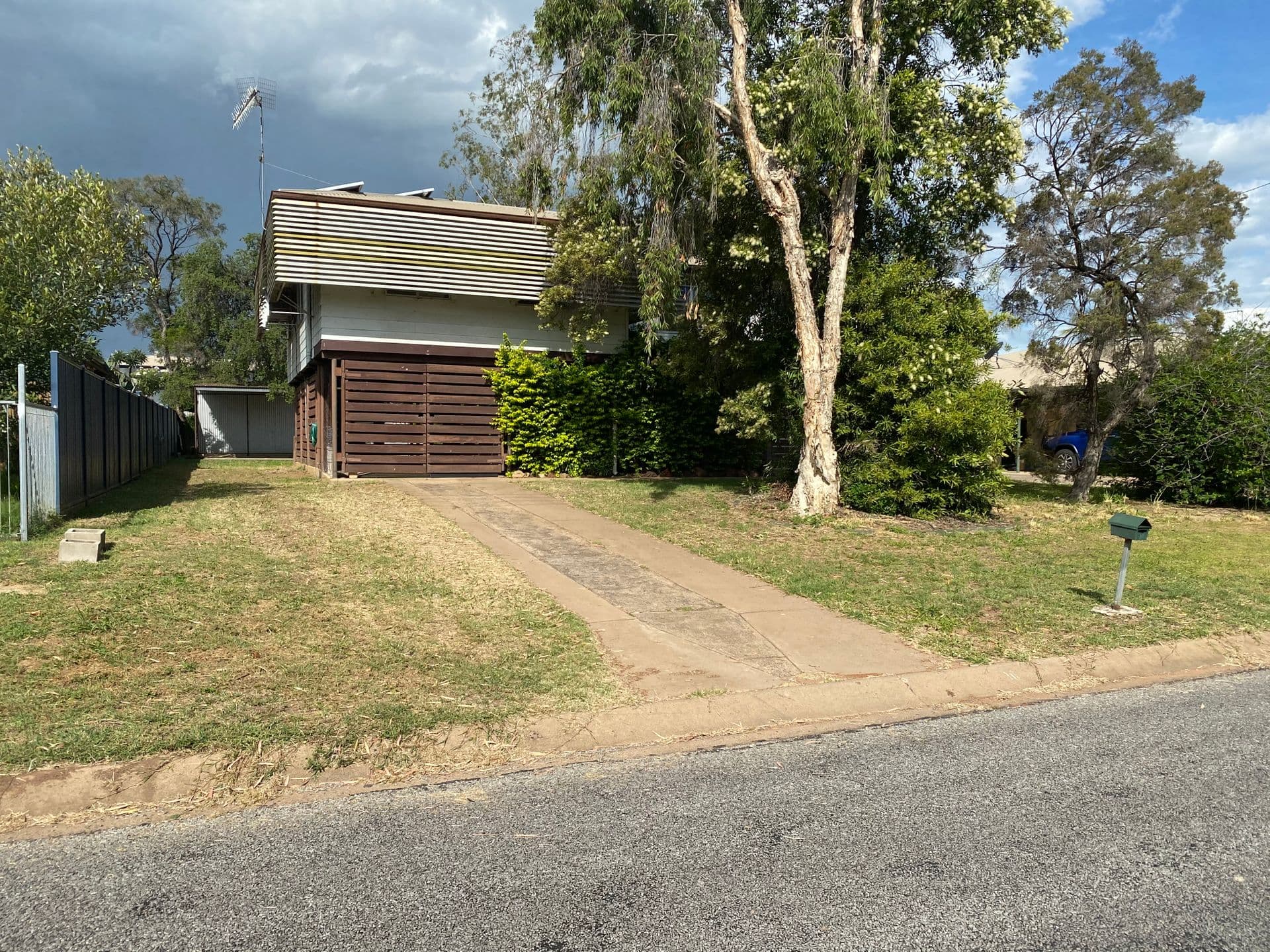 10 Barraclough Crescent, Moranbah, QLD, 4744, Moranbah - Thumbnail 3