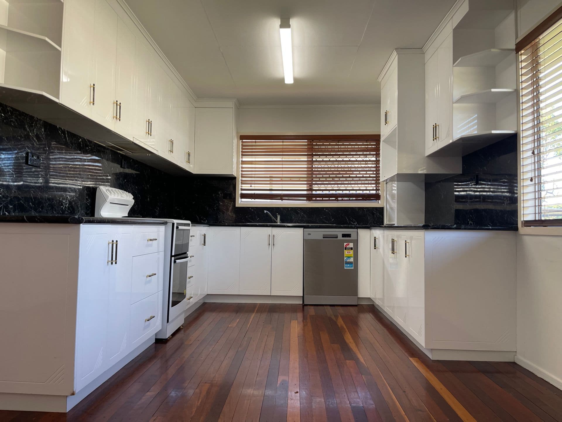 10 Spring Crescent, Dysart, QLD, 4745, Dysart - Thumbnail 5