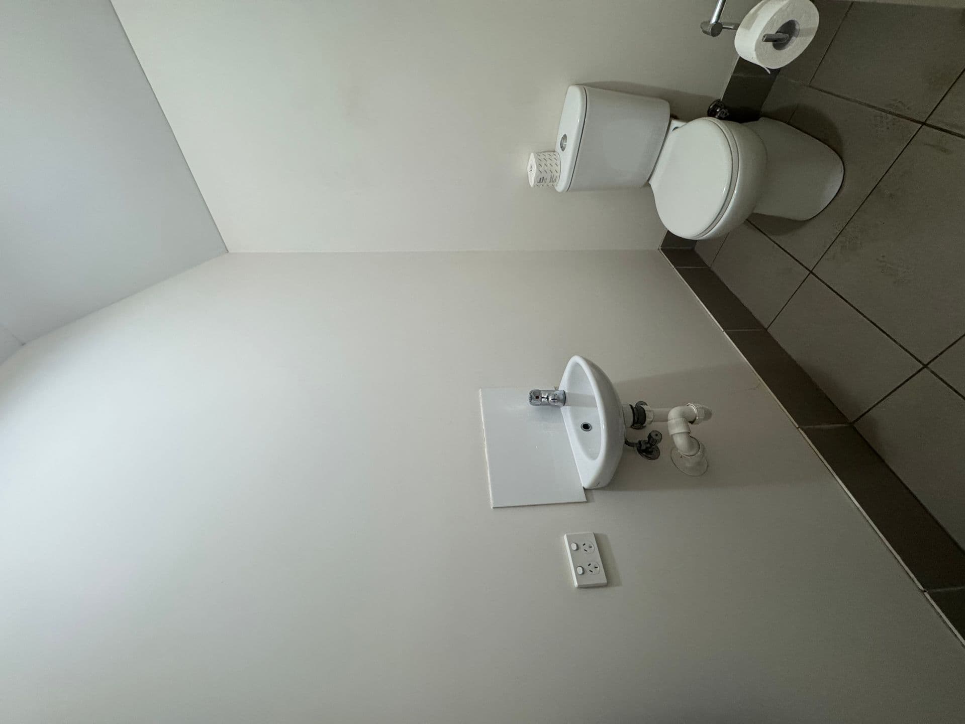 1/1 Leslie Drive, Moranbah, QLD, 4744, Moranbah - Thumbnail 2