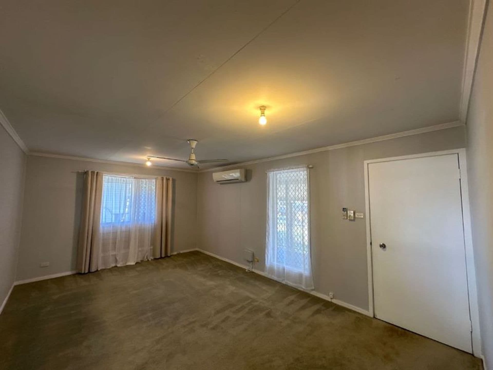 14 Casey Court, Moranbah, QLD, 4744, Moranbah - Thumbnail 3