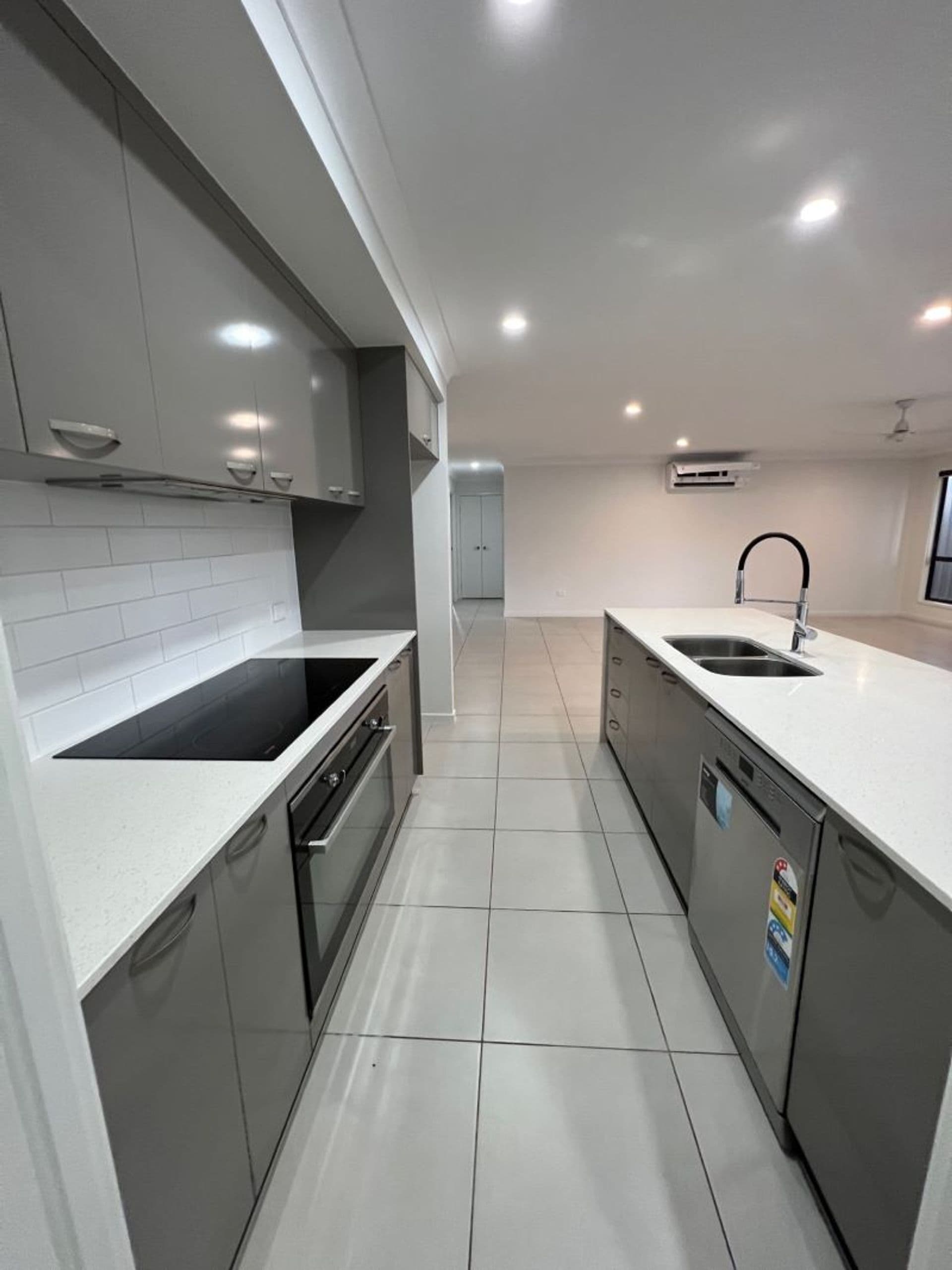 7 Sparrow Lane, Moranbah, QLD, 4744, Moranbah - Thumbnail 6