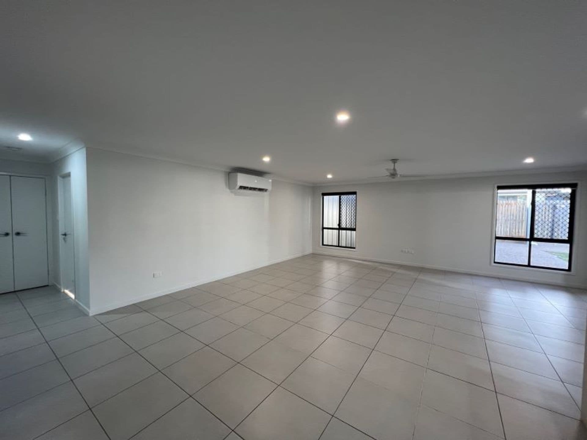 7 Sparrow Lane, Moranbah, QLD, 4744, Moranbah - Thumbnail 2