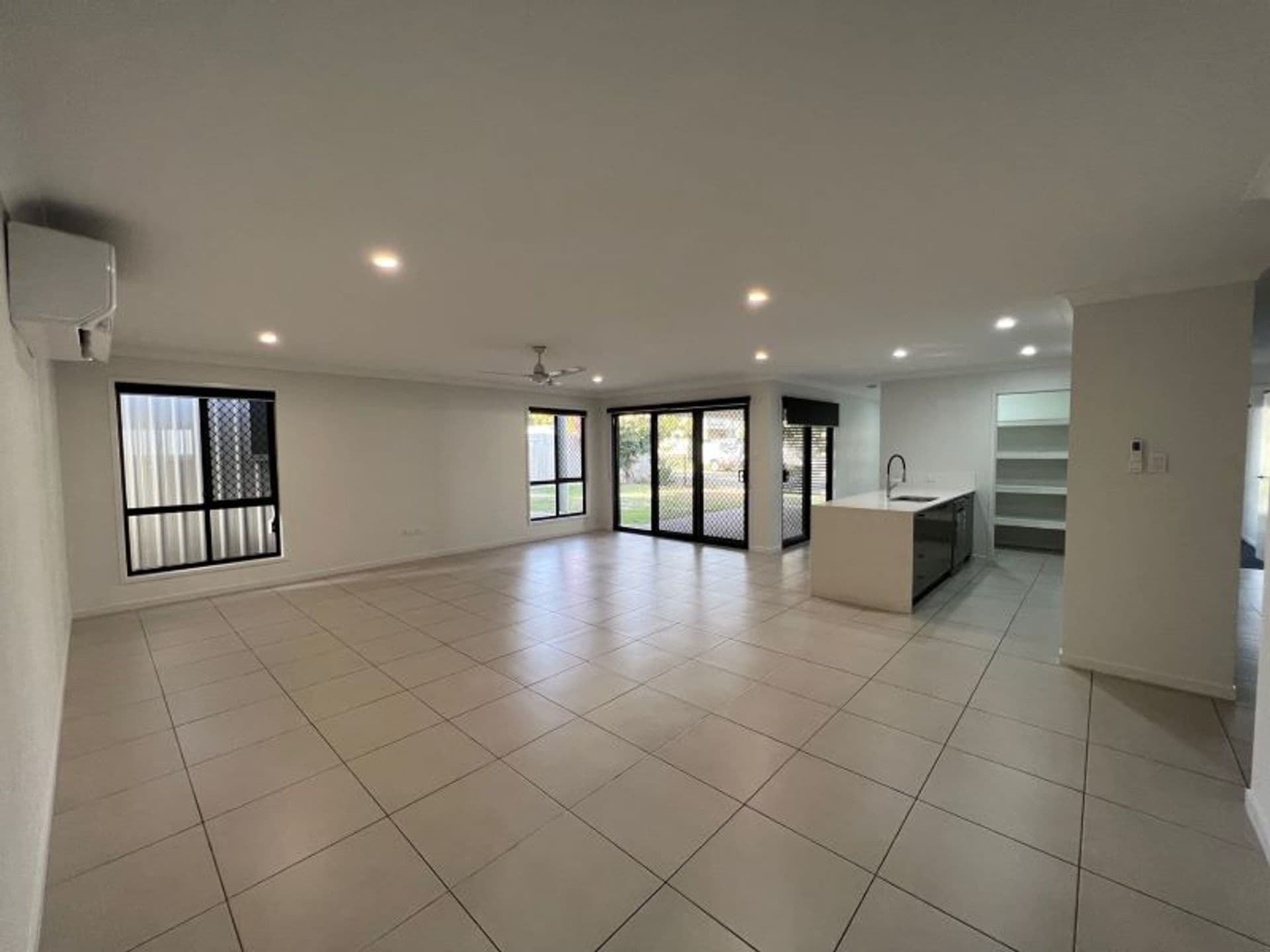 7 Sparrow Lane, Moranbah, QLD, 4744, Moranbah - Thumbnail 3